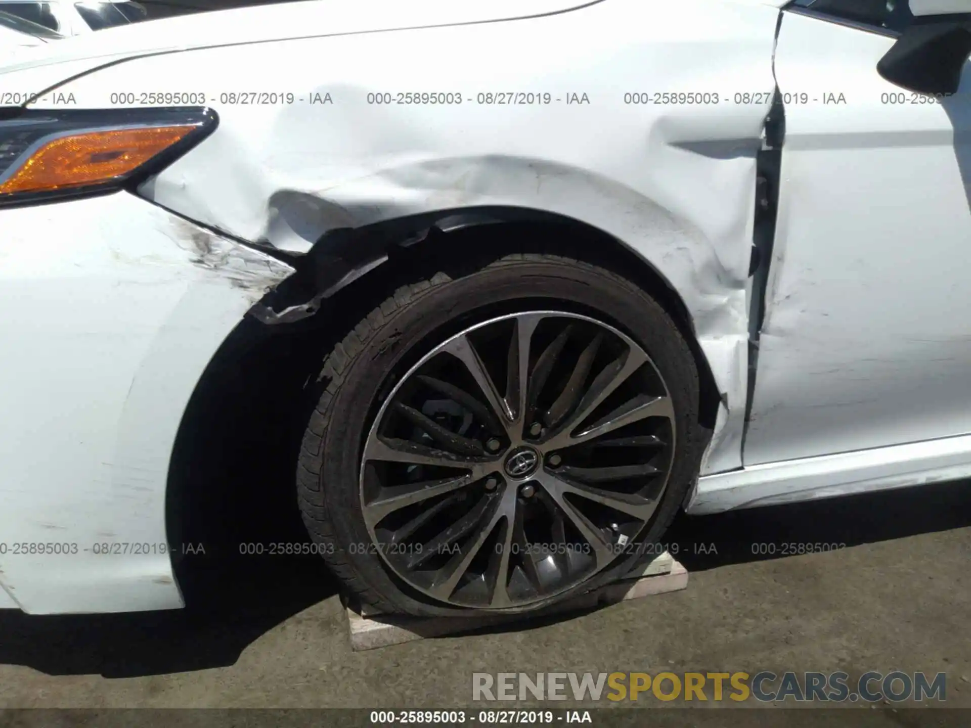 6 Photograph of a damaged car 4T1B11HK0KU210171 TOYOTA CAMRY 2019