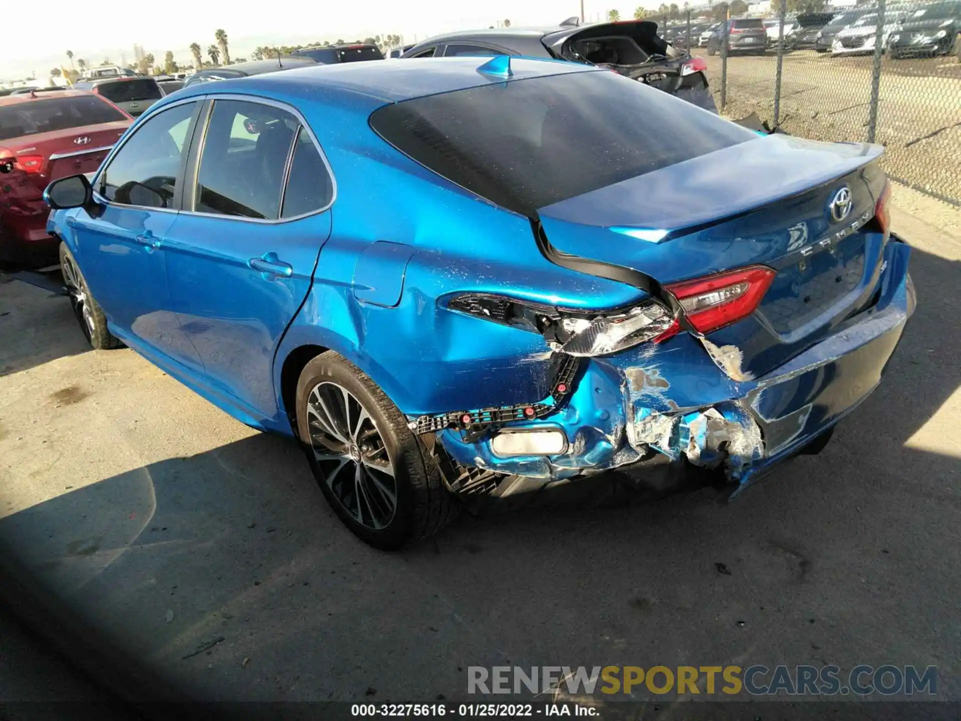 3 Photograph of a damaged car 4T1B11HK0KU211515 TOYOTA CAMRY 2019