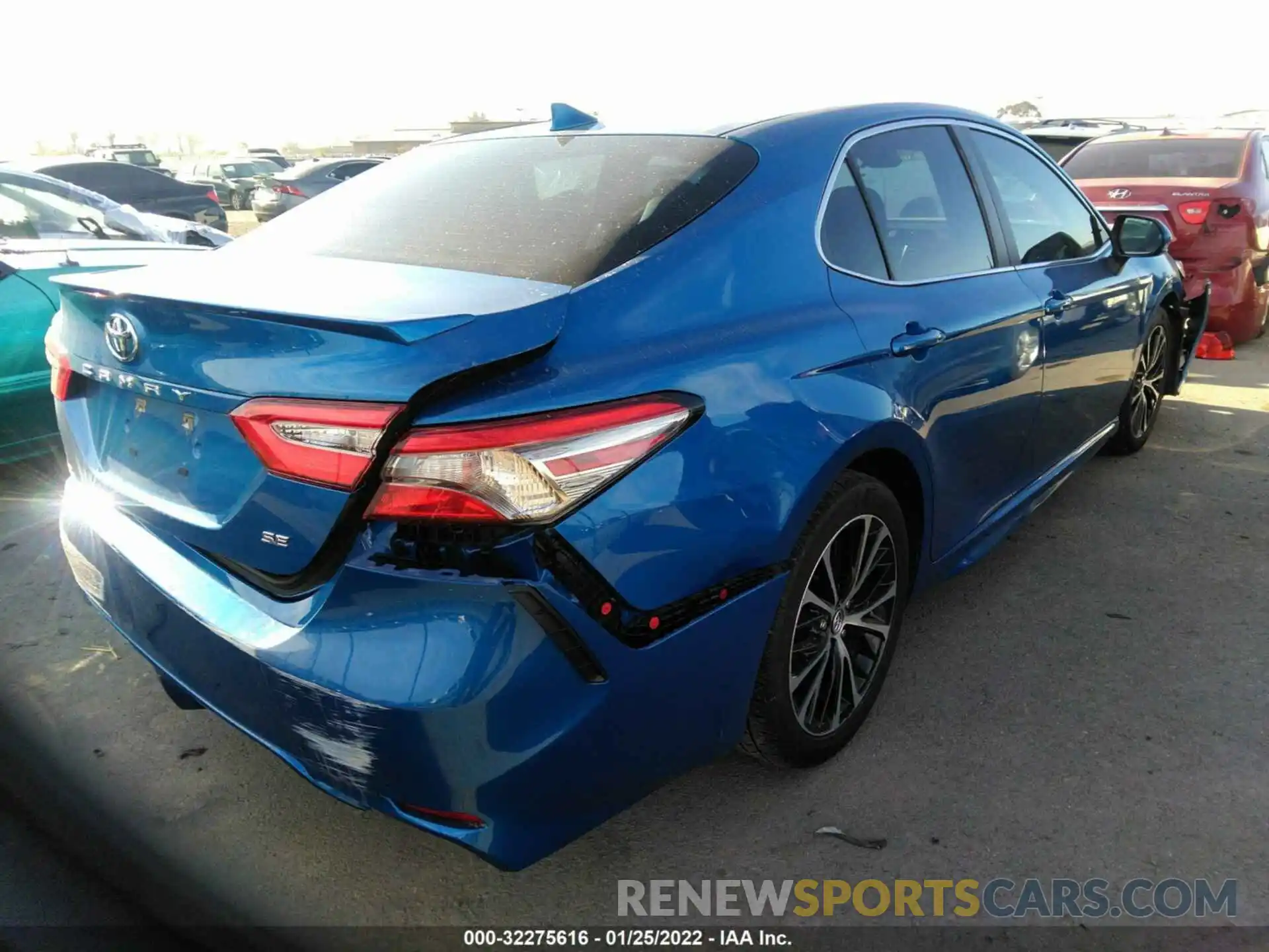 4 Photograph of a damaged car 4T1B11HK0KU211515 TOYOTA CAMRY 2019