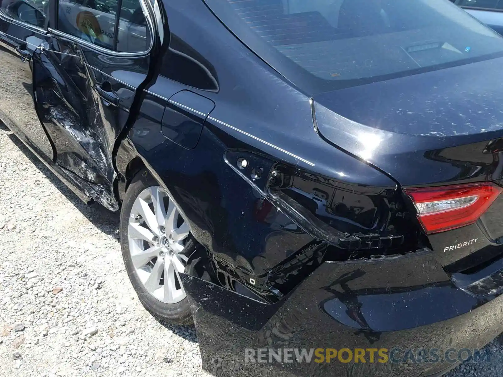 9 Photograph of a damaged car 4T1B11HK0KU213667 TOYOTA CAMRY 2019