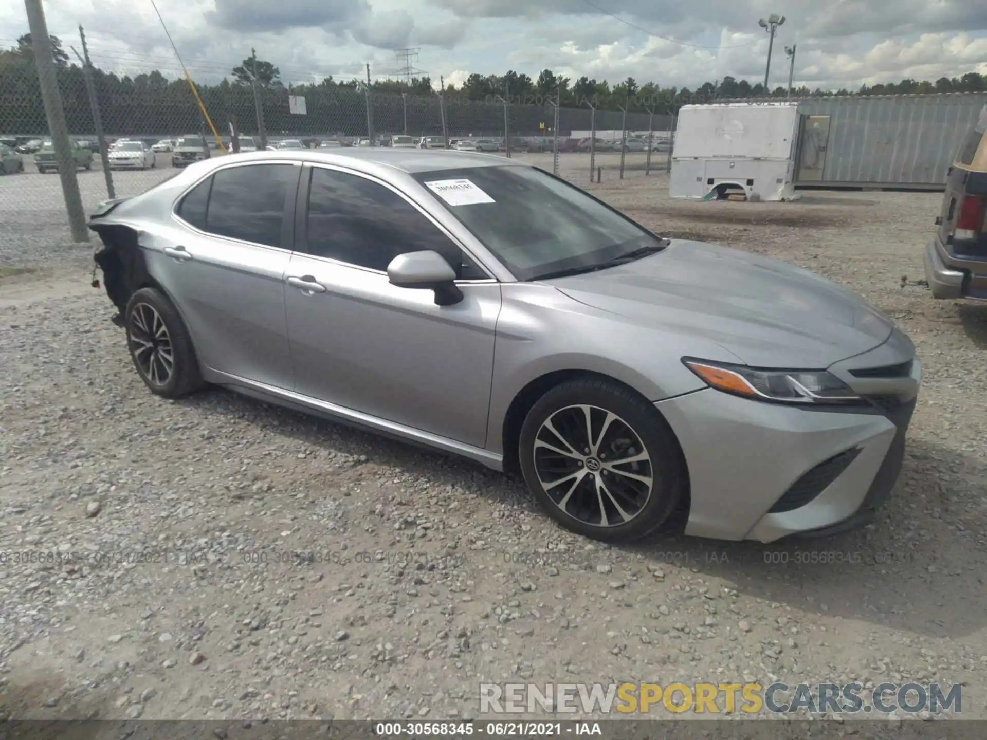 1 Photograph of a damaged car 4T1B11HK0KU214835 TOYOTA CAMRY 2019