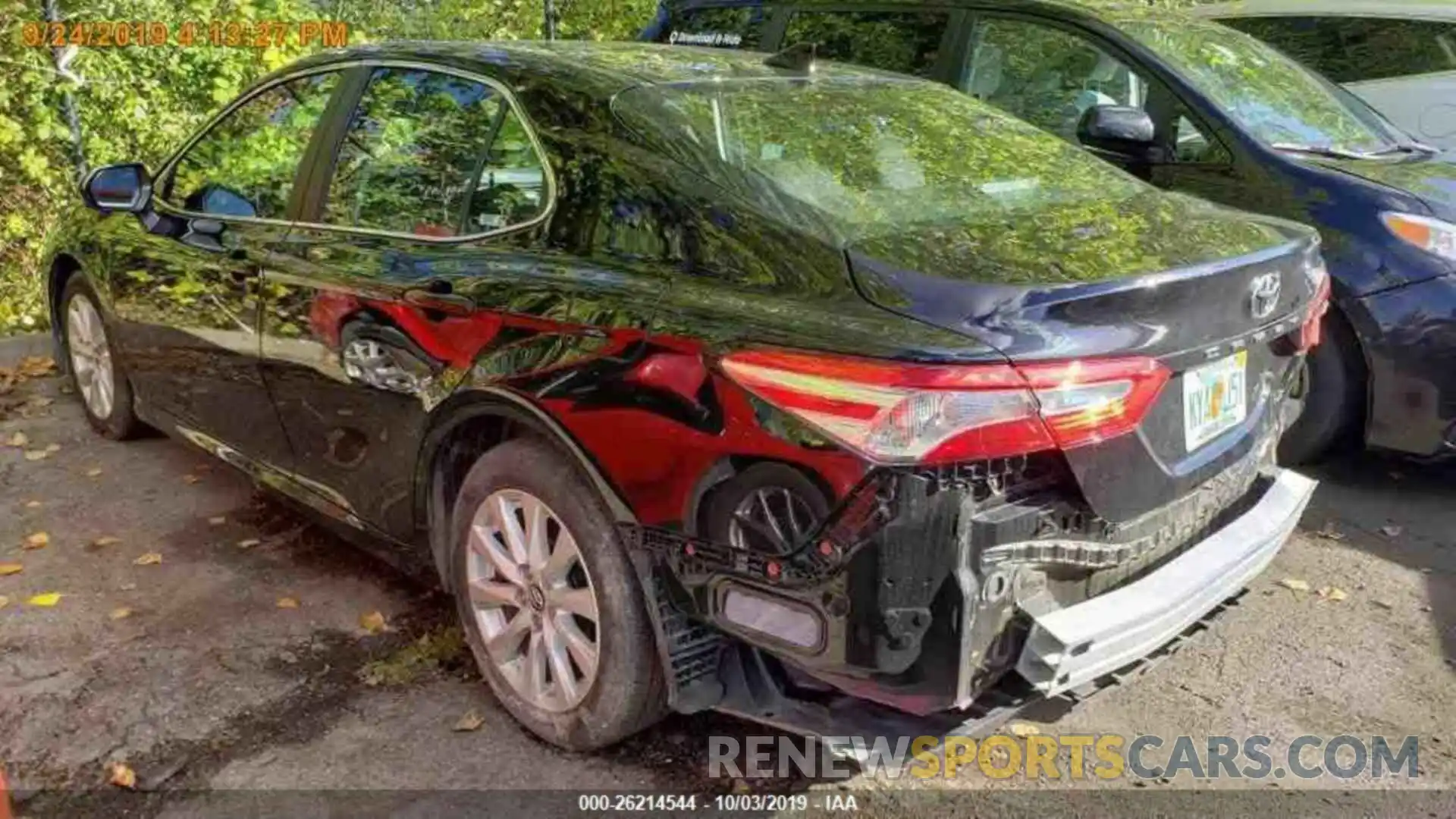 17 Photograph of a damaged car 4T1B11HK0KU214916 TOYOTA CAMRY 2019