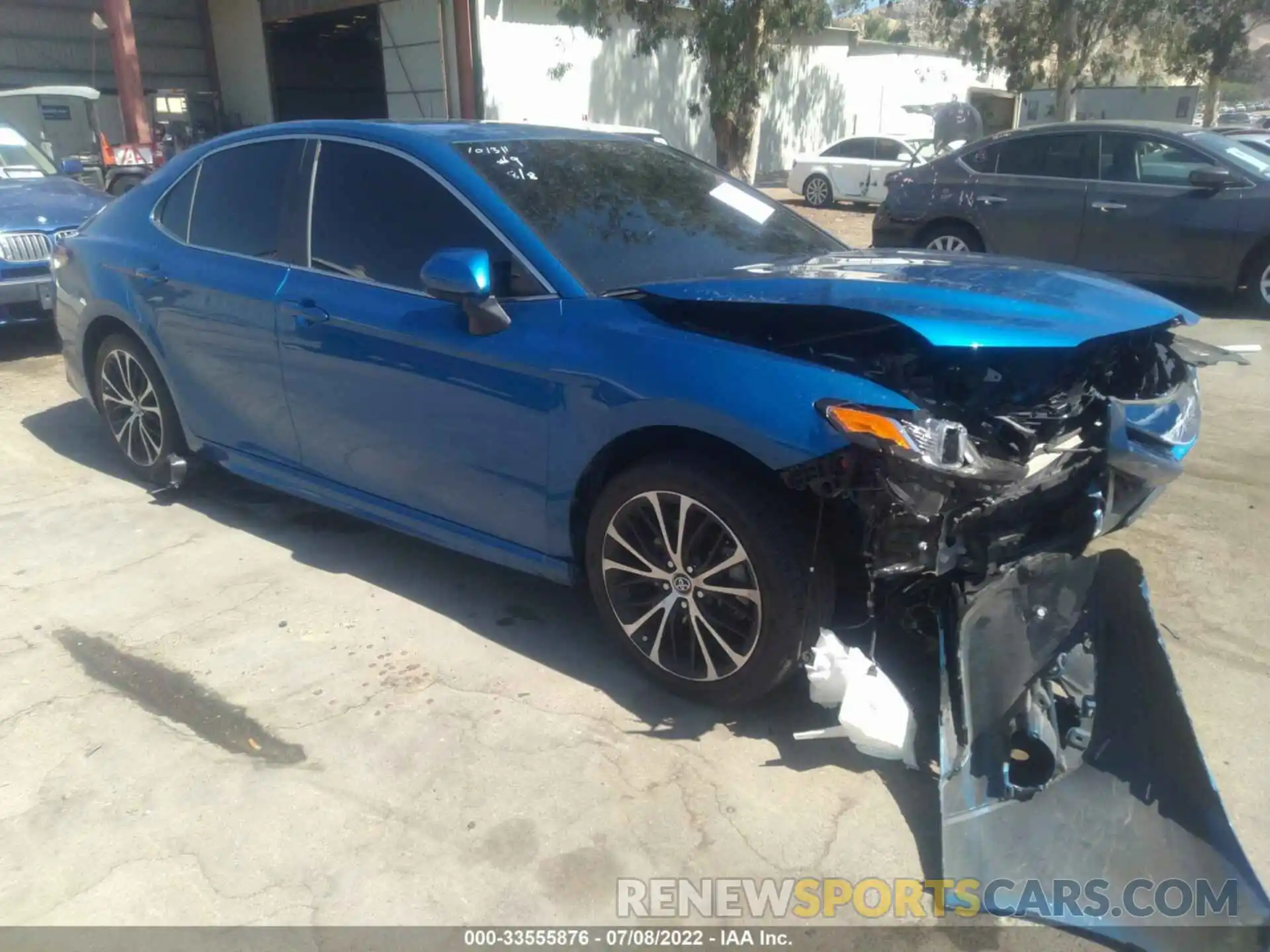 1 Photograph of a damaged car 4T1B11HK0KU215645 TOYOTA CAMRY 2019