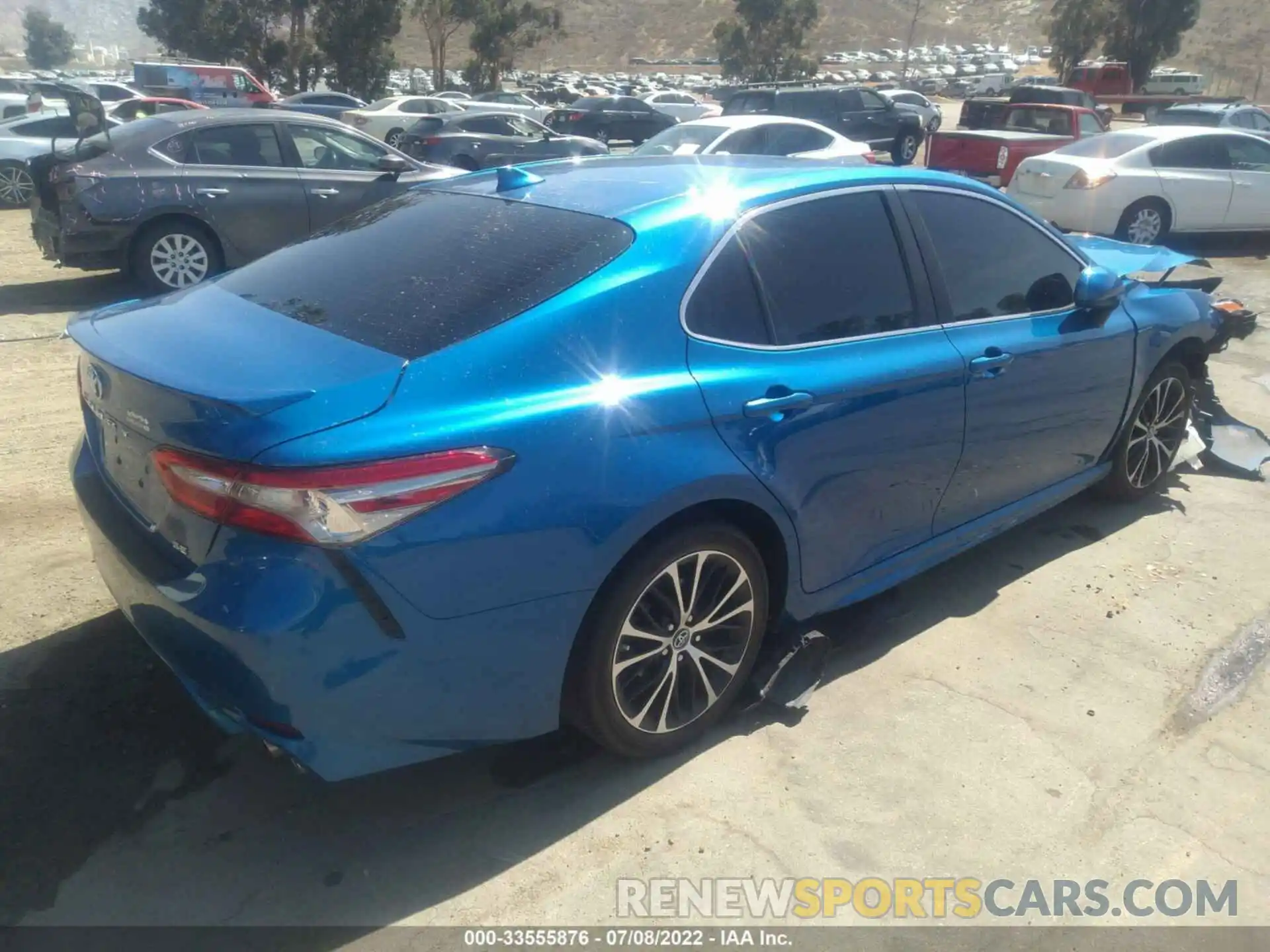 4 Photograph of a damaged car 4T1B11HK0KU215645 TOYOTA CAMRY 2019