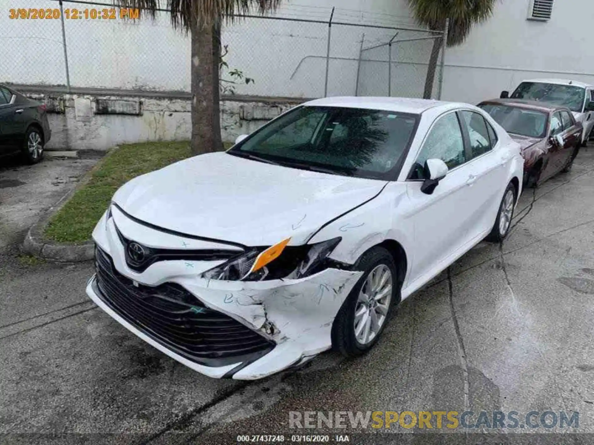 1 Photograph of a damaged car 4T1B11HK0KU217489 TOYOTA CAMRY 2019