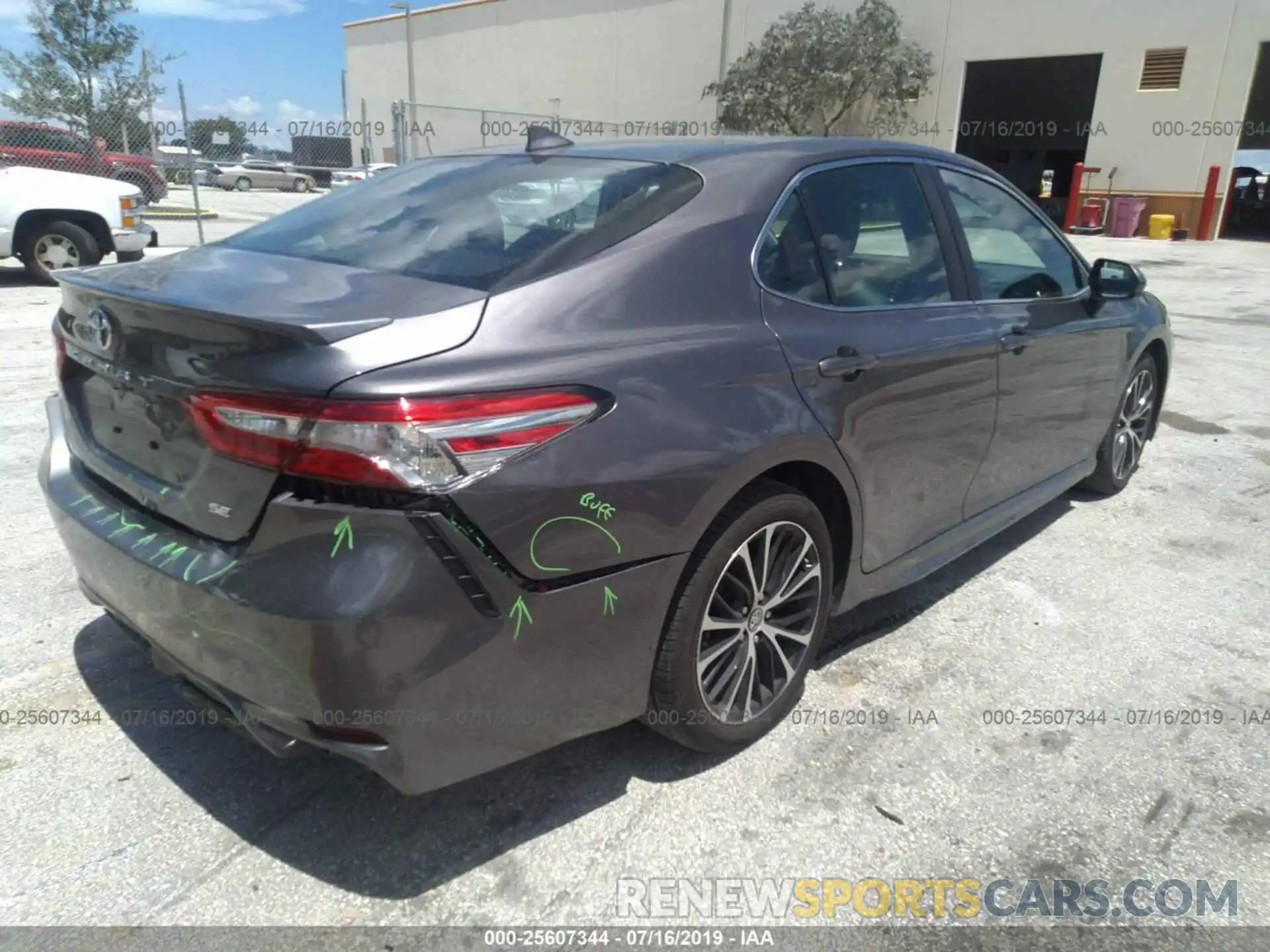 4 Photograph of a damaged car 4T1B11HK0KU218111 TOYOTA CAMRY 2019