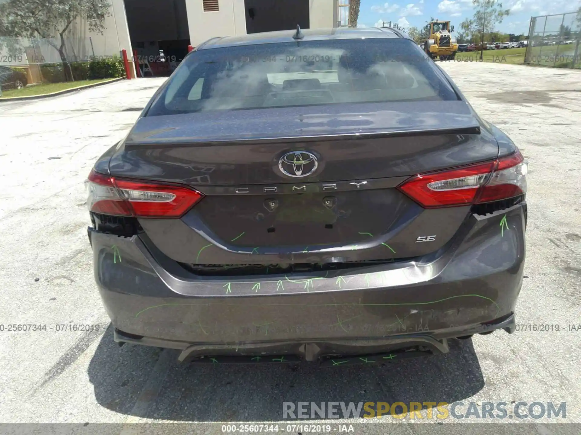 6 Photograph of a damaged car 4T1B11HK0KU218111 TOYOTA CAMRY 2019