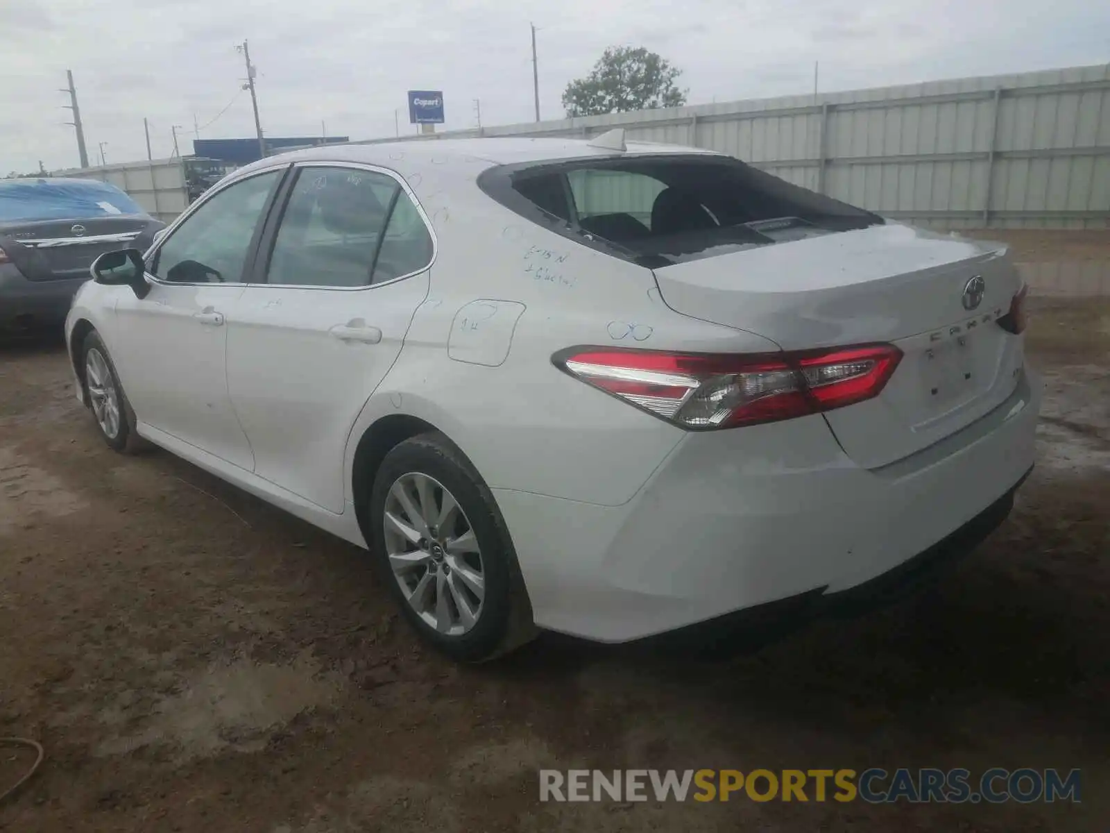 3 Фотография поврежденного автомобиля 4T1B11HK0KU218450 TOYOTA CAMRY 2019