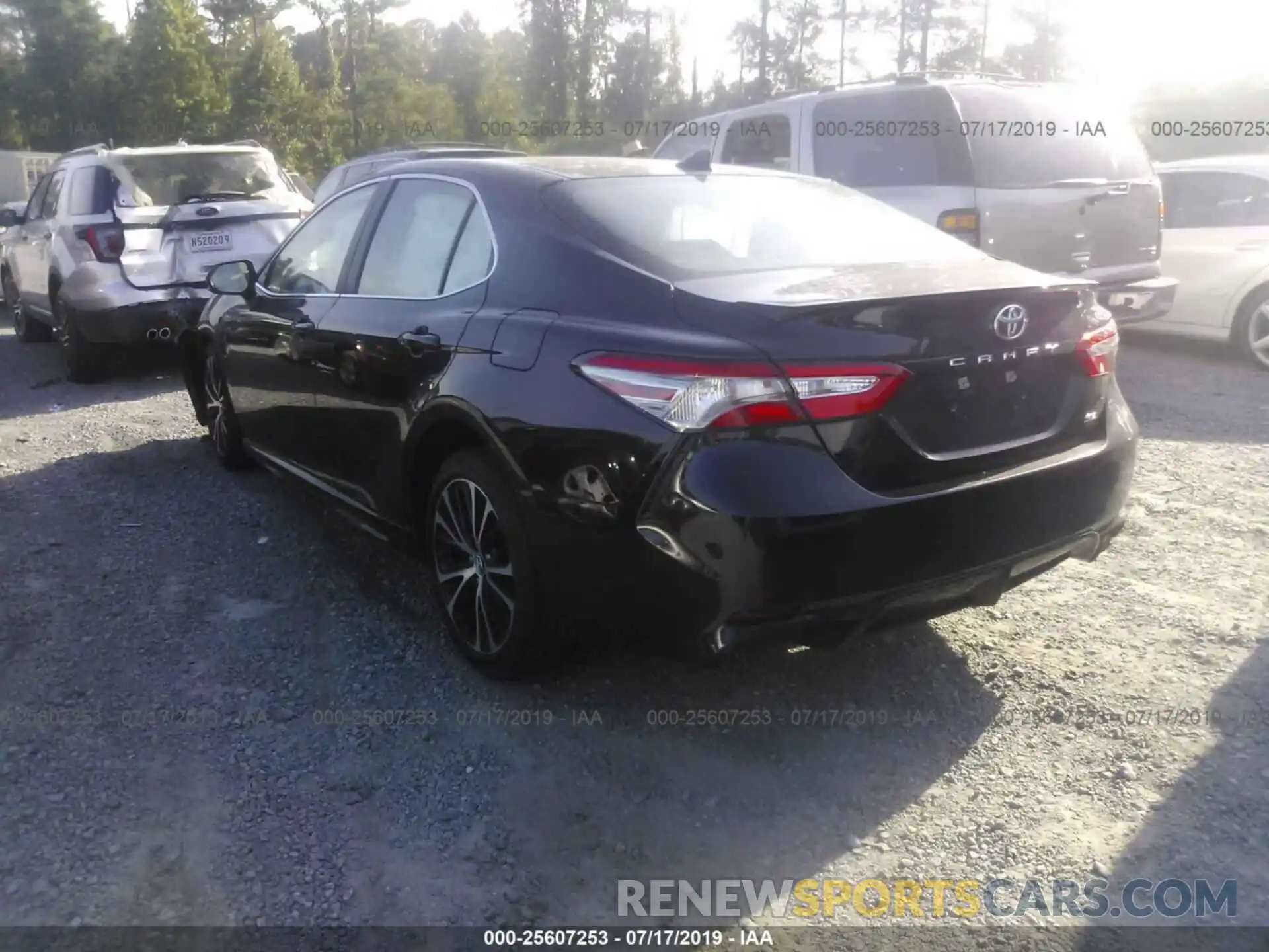 3 Photograph of a damaged car 4T1B11HK0KU219324 TOYOTA CAMRY 2019