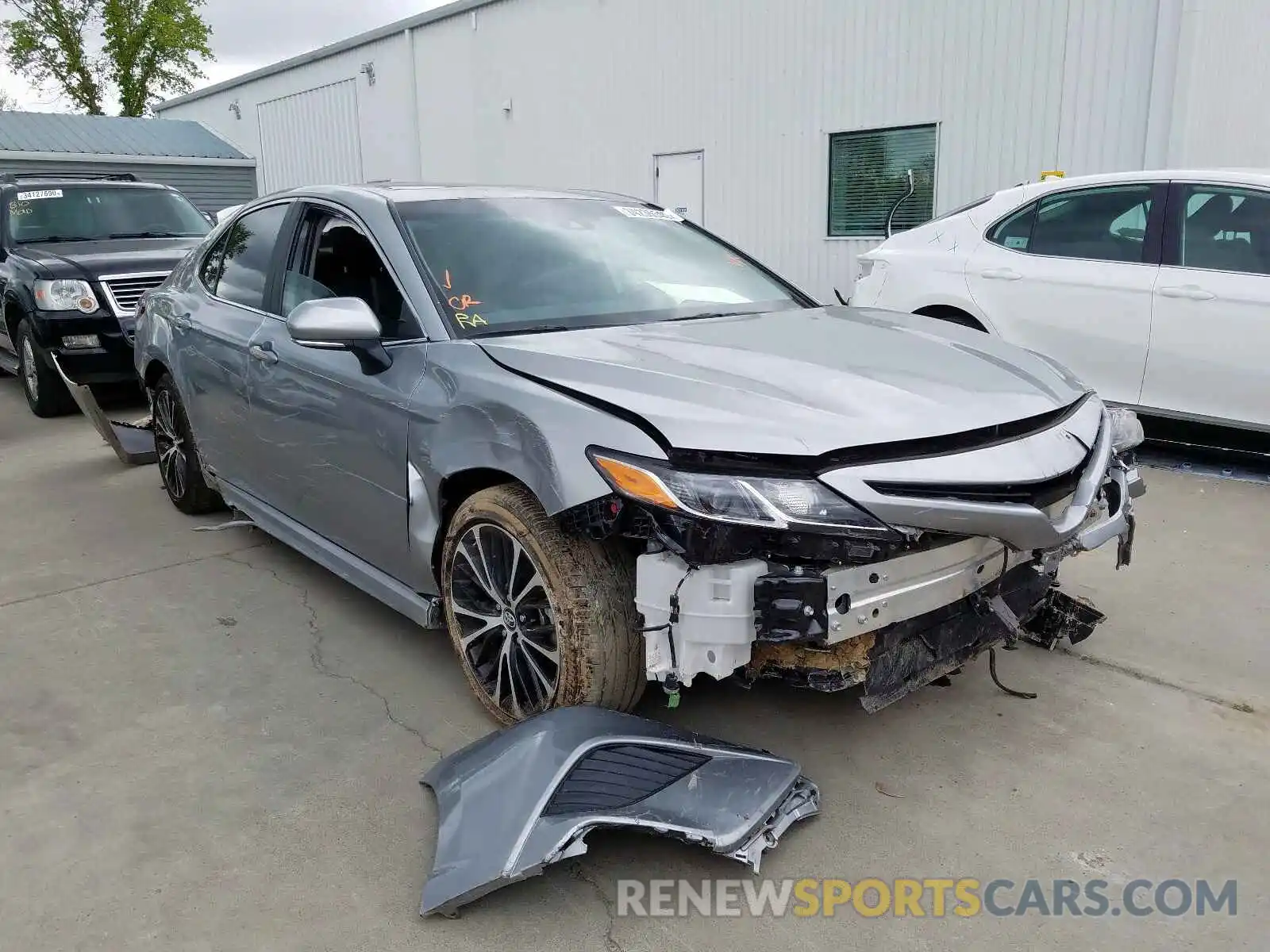 1 Photograph of a damaged car 4T1B11HK0KU220666 TOYOTA CAMRY 2019