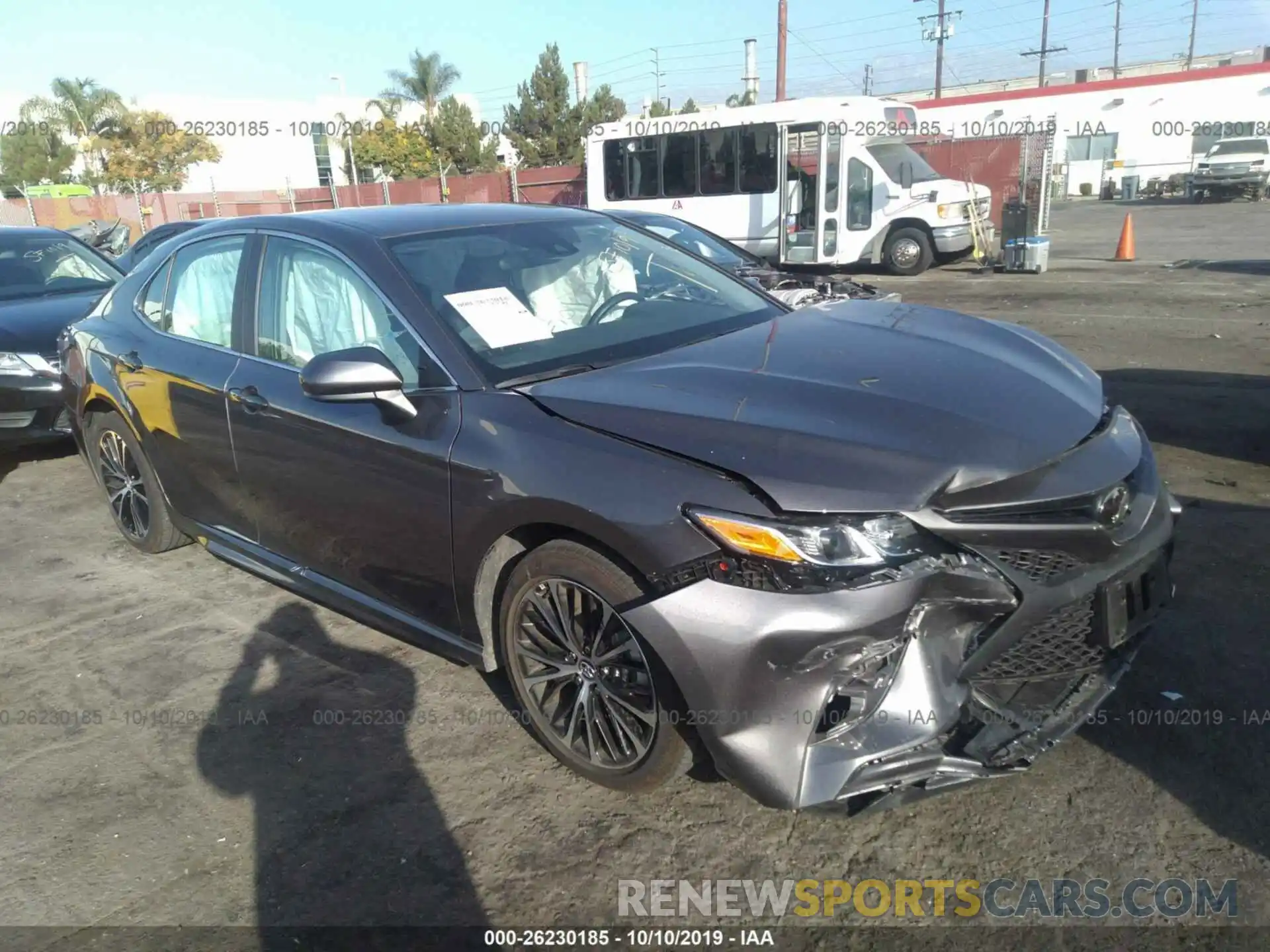 1 Photograph of a damaged car 4T1B11HK0KU220960 TOYOTA CAMRY 2019