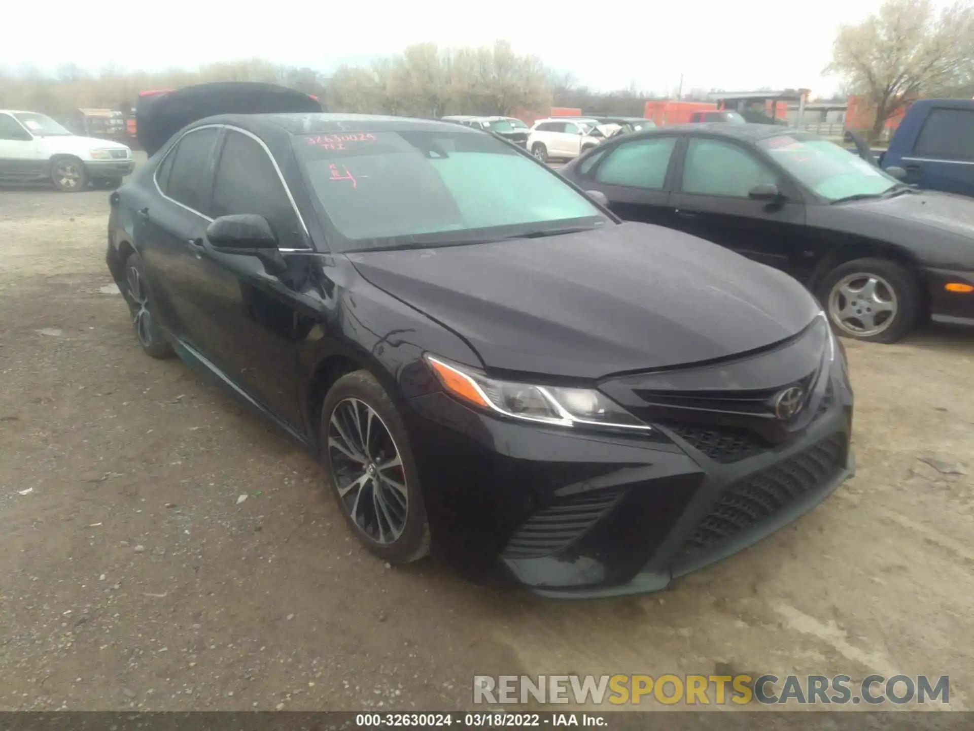 1 Photograph of a damaged car 4T1B11HK0KU221767 TOYOTA CAMRY 2019