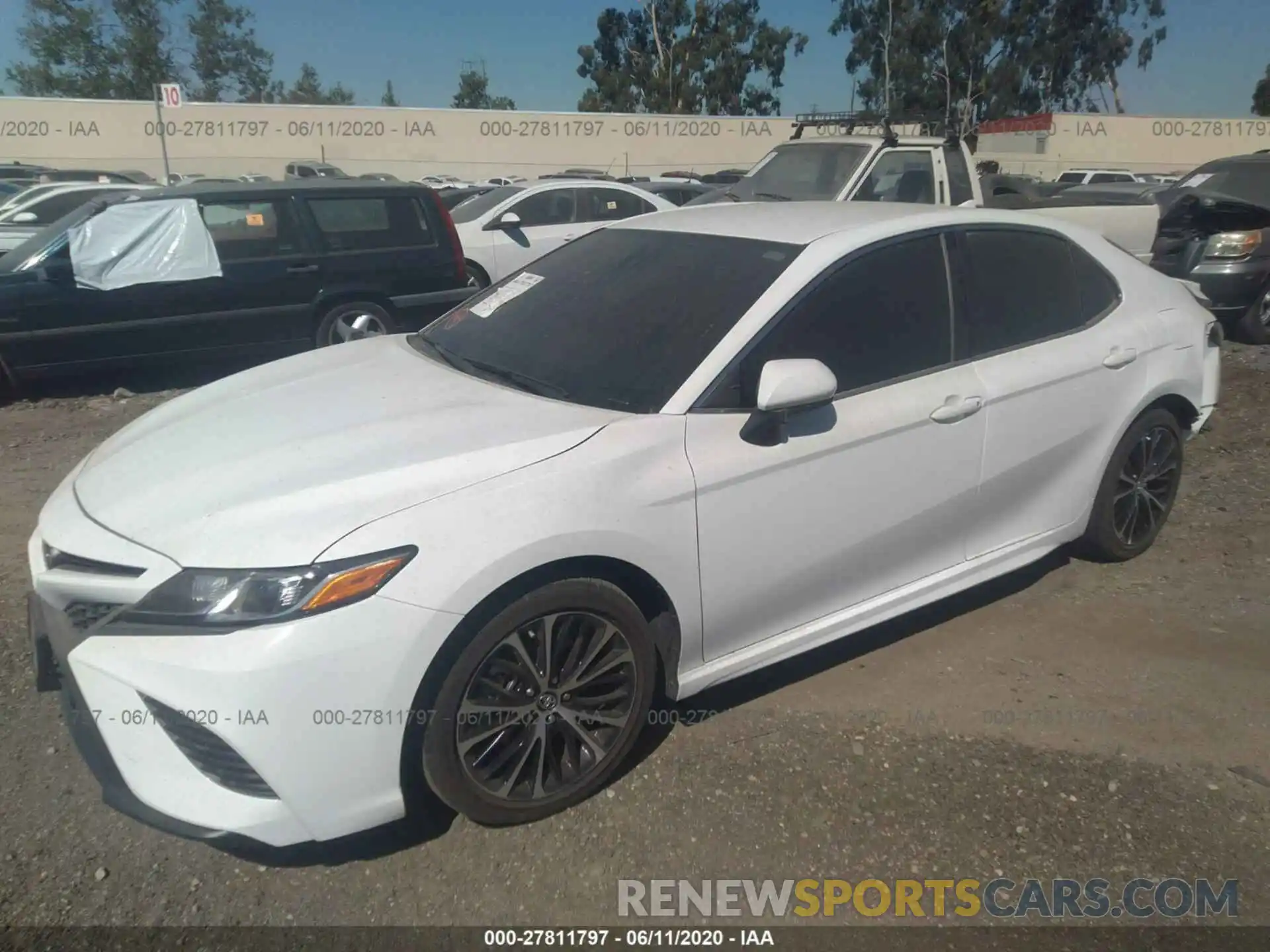 2 Photograph of a damaged car 4T1B11HK0KU224040 TOYOTA CAMRY 2019