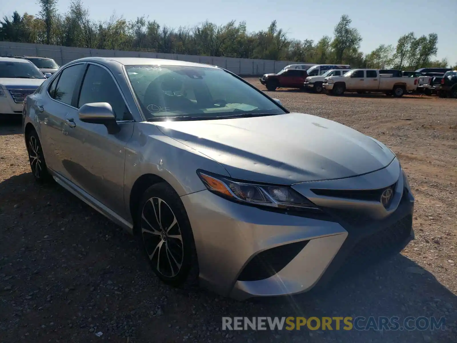 1 Photograph of a damaged car 4T1B11HK0KU225060 TOYOTA CAMRY 2019