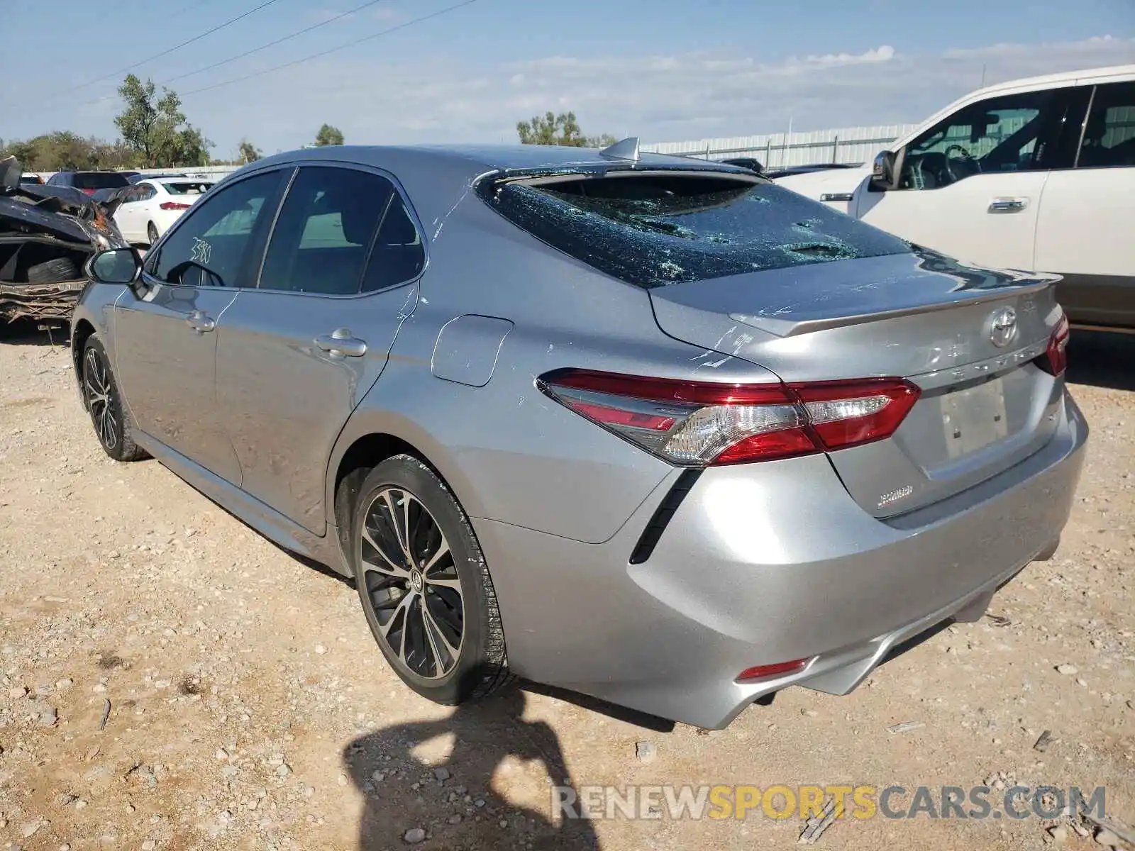 3 Photograph of a damaged car 4T1B11HK0KU225060 TOYOTA CAMRY 2019