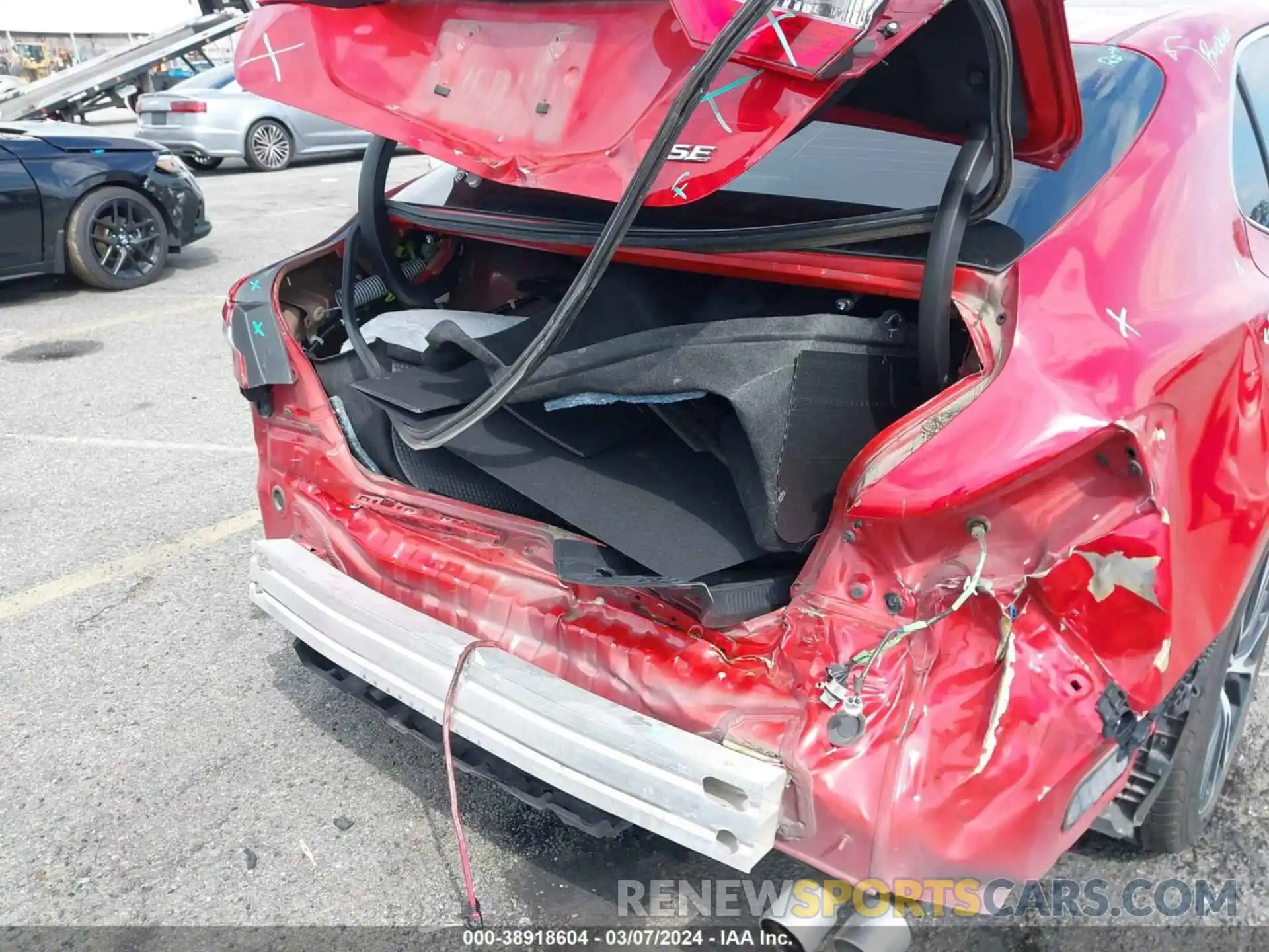 6 Photograph of a damaged car 4T1B11HK0KU225155 TOYOTA CAMRY 2019