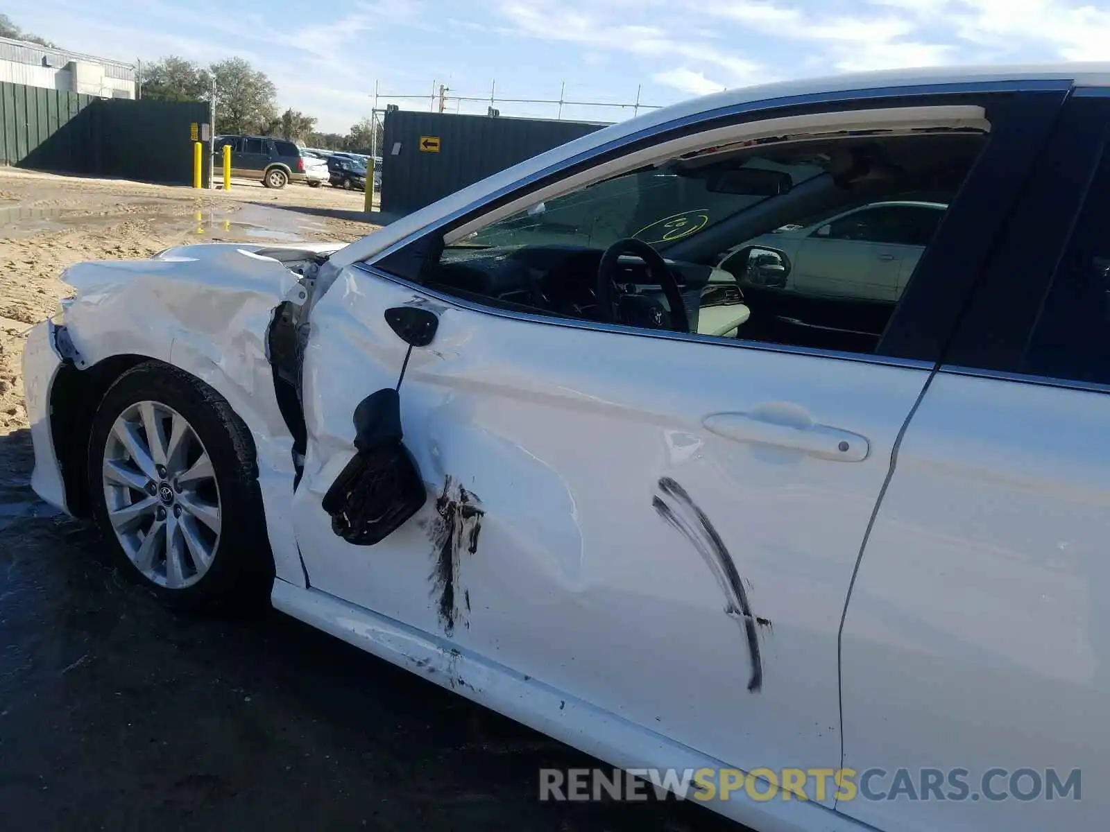 9 Photograph of a damaged car 4T1B11HK0KU226516 TOYOTA CAMRY 2019