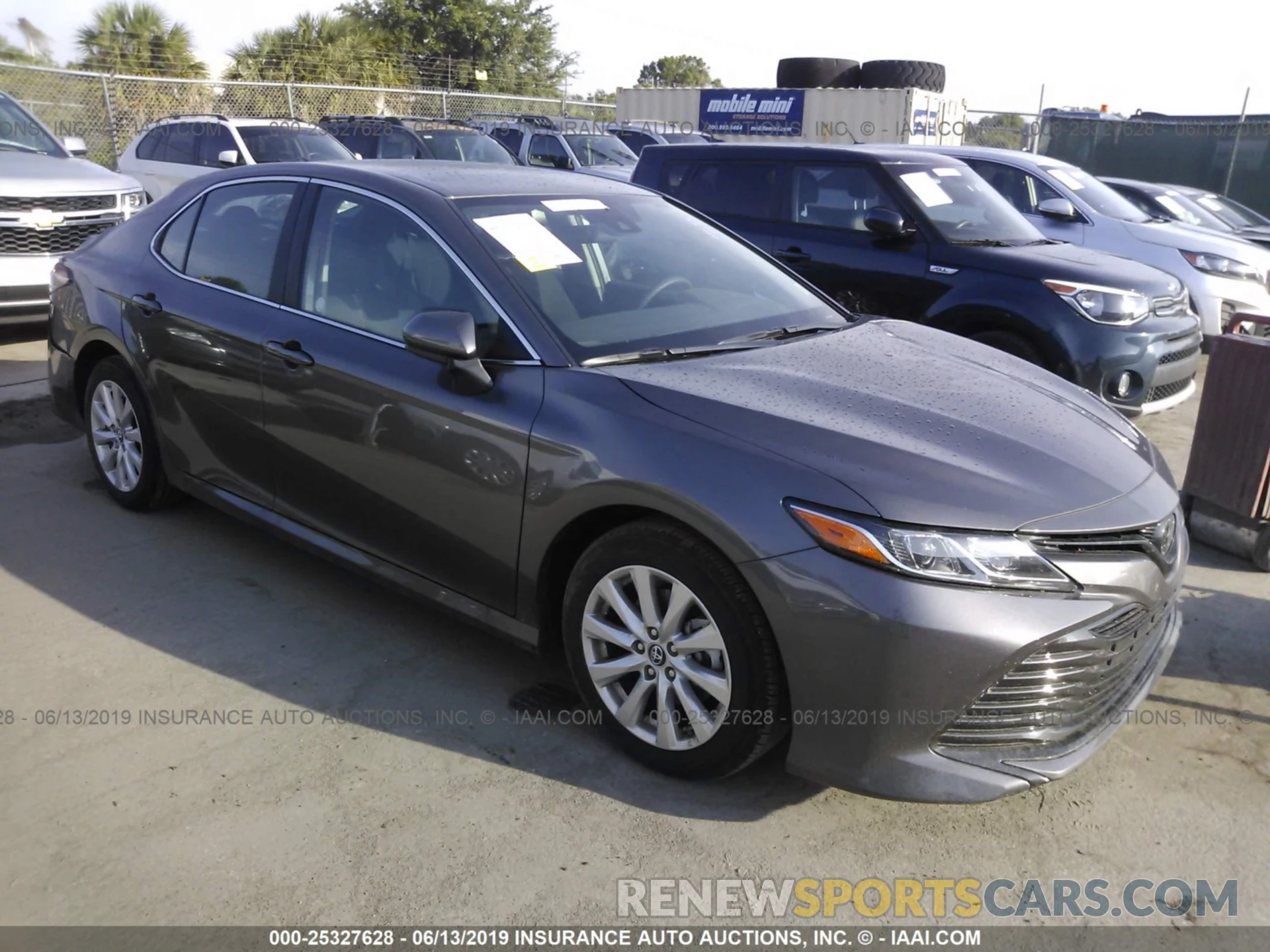 1 Photograph of a damaged car 4T1B11HK0KU227021 TOYOTA CAMRY 2019