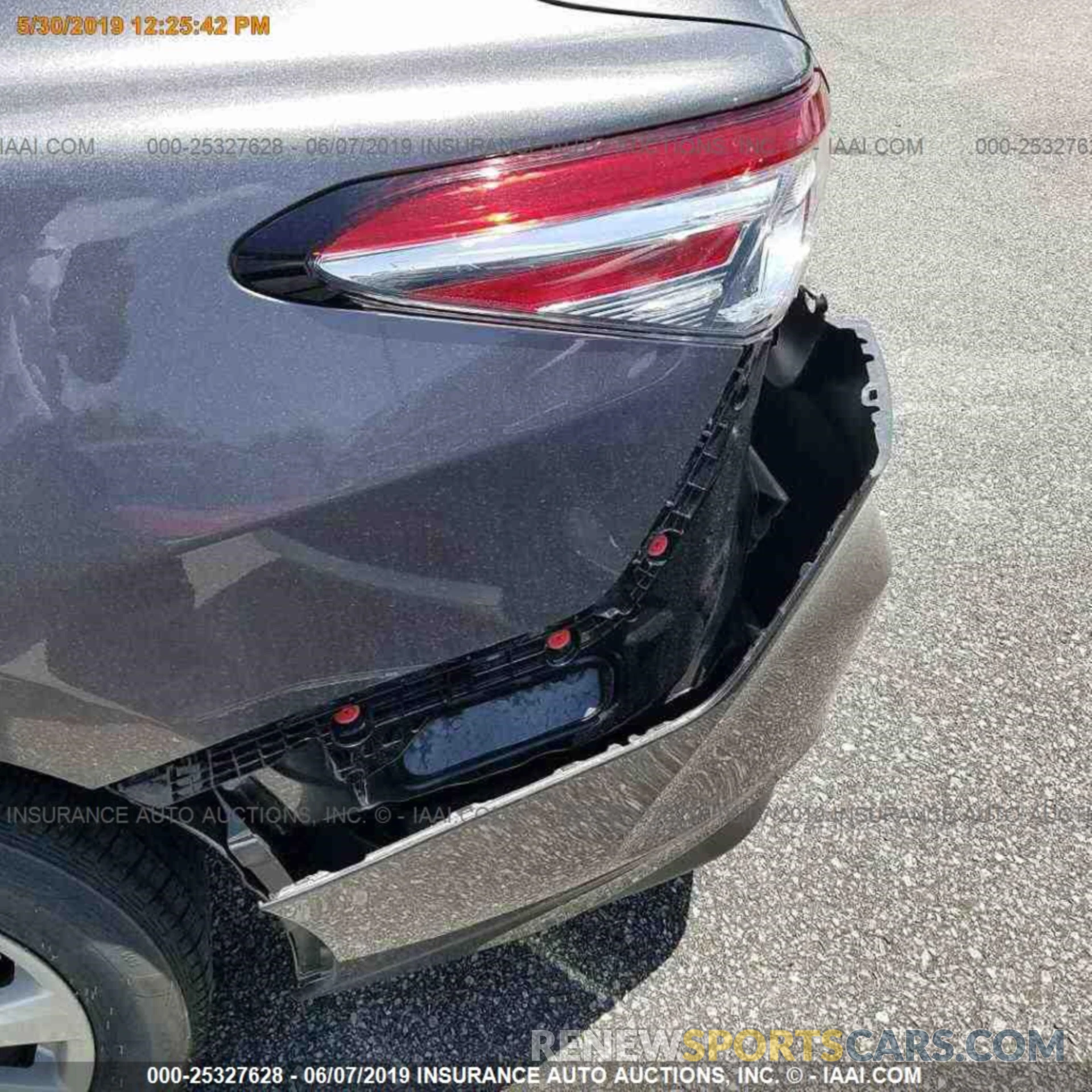 13 Photograph of a damaged car 4T1B11HK0KU227021 TOYOTA CAMRY 2019