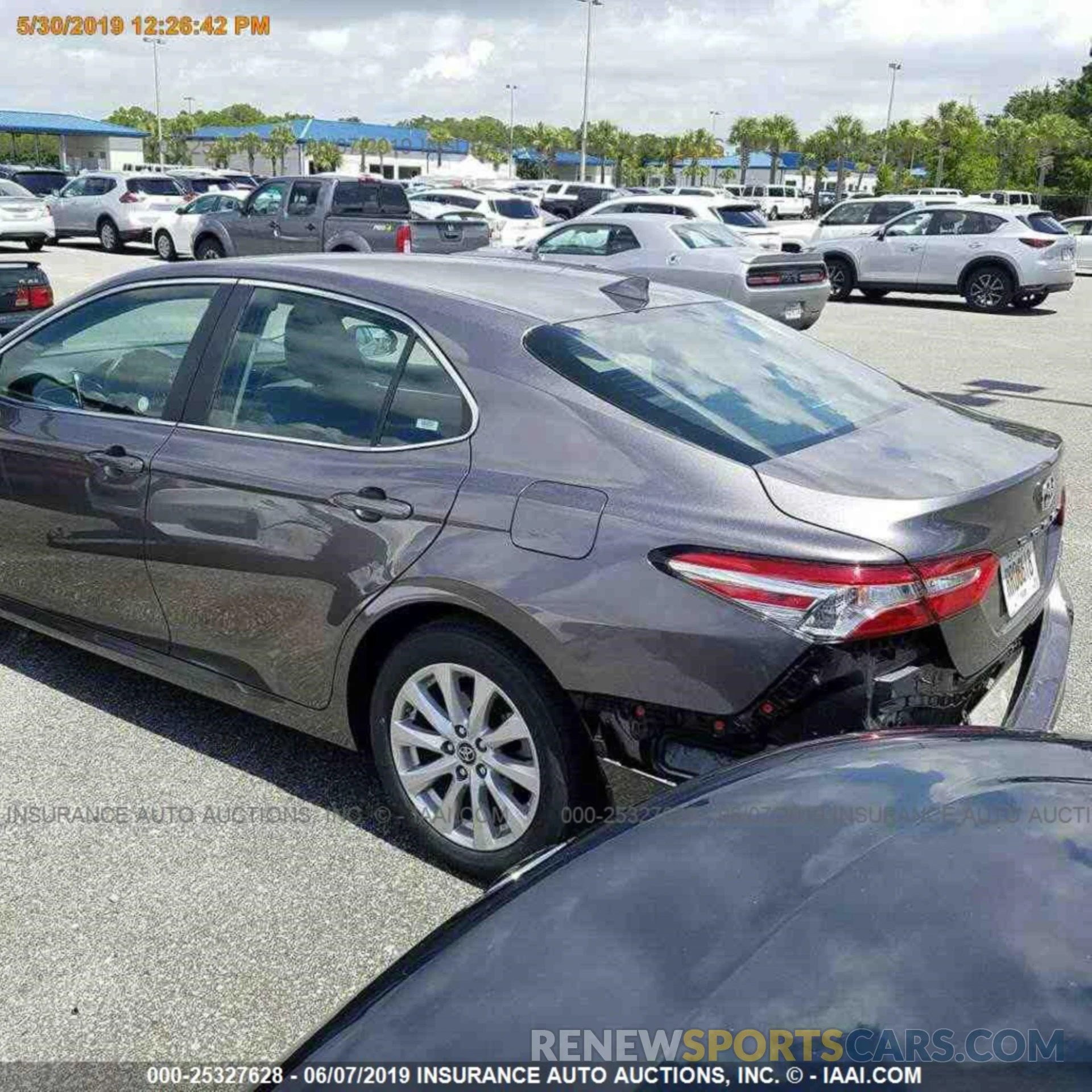 15 Photograph of a damaged car 4T1B11HK0KU227021 TOYOTA CAMRY 2019