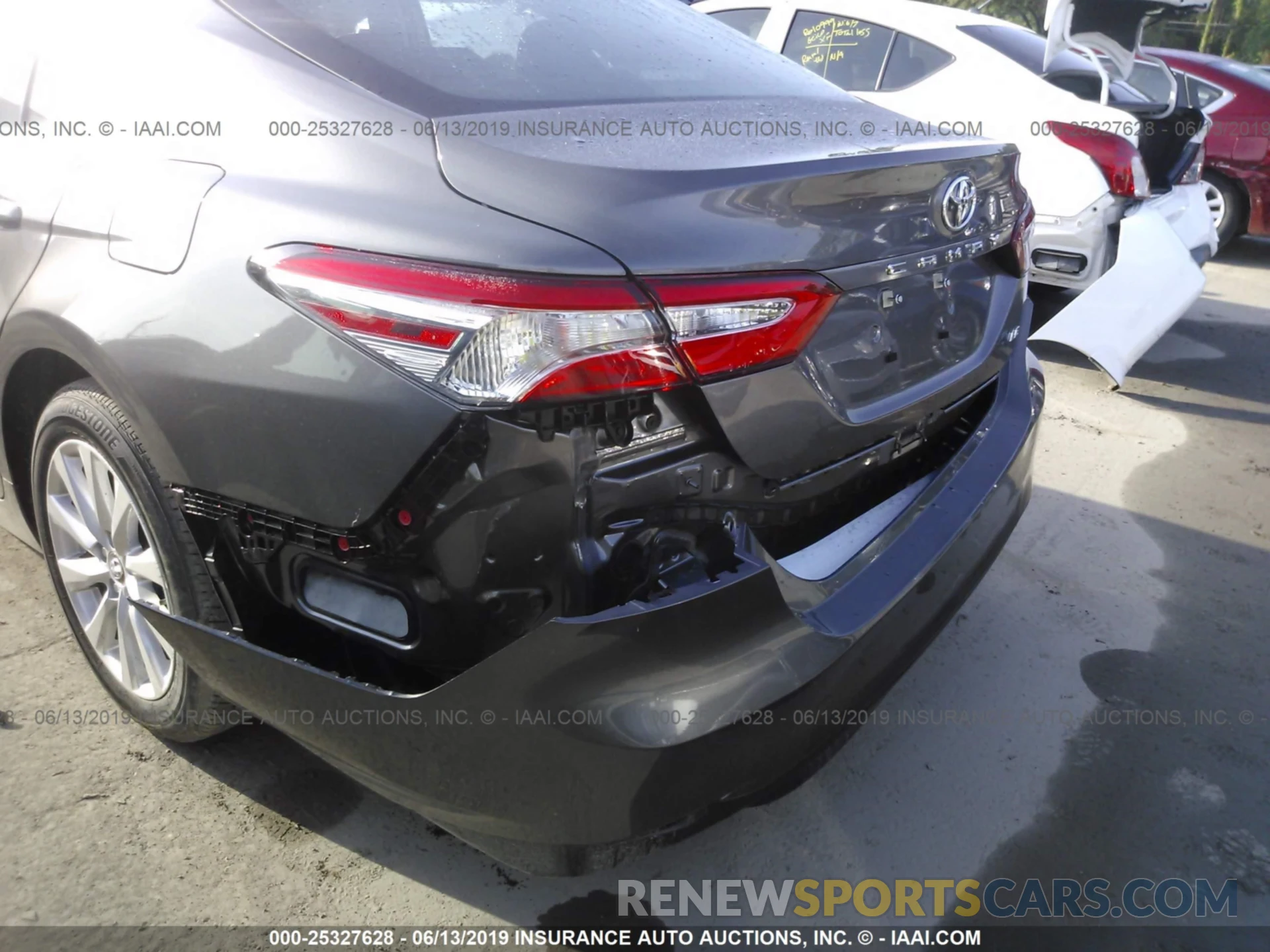 6 Photograph of a damaged car 4T1B11HK0KU227021 TOYOTA CAMRY 2019