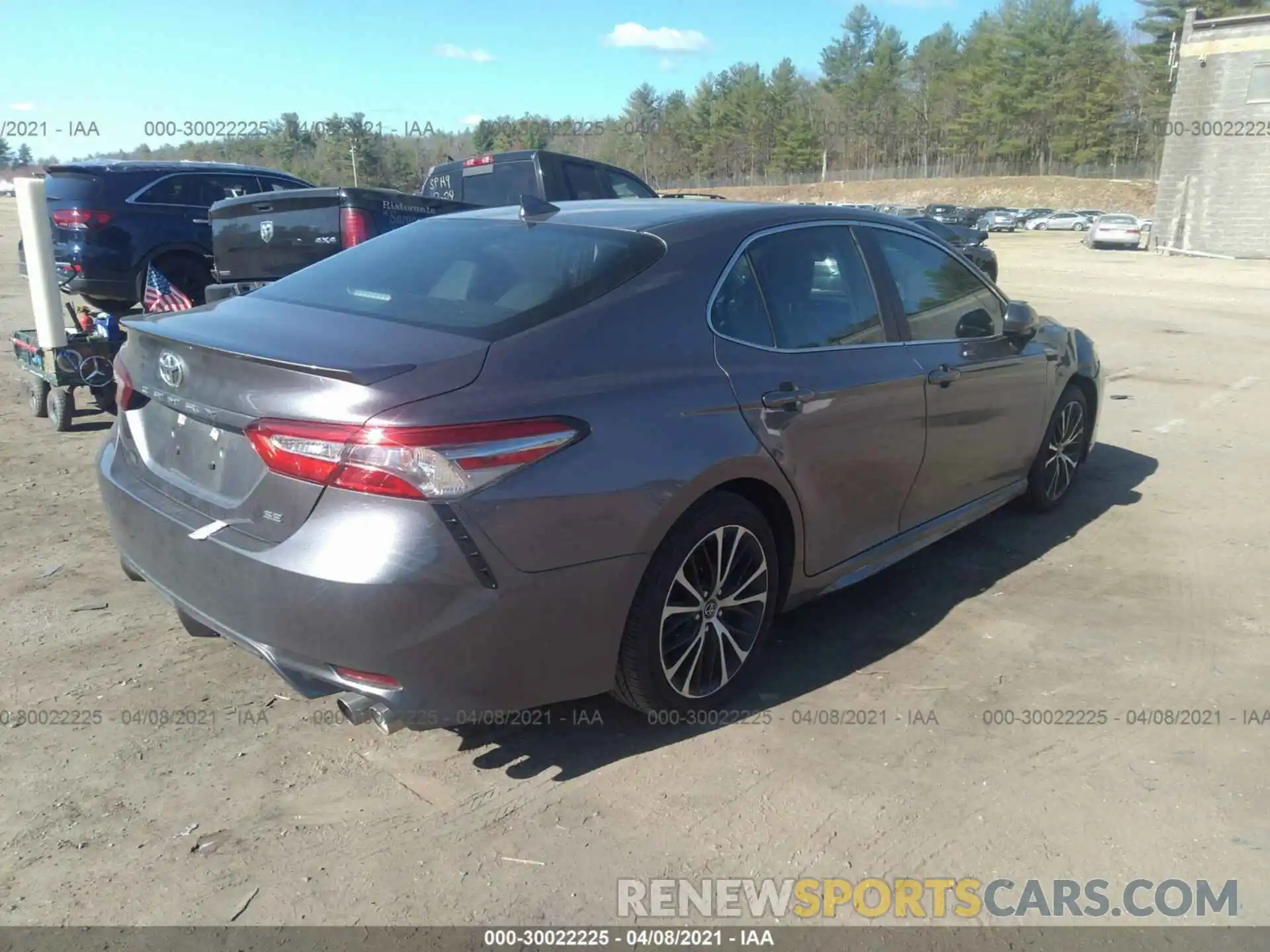 4 Photograph of a damaged car 4T1B11HK0KU227827 TOYOTA CAMRY 2019