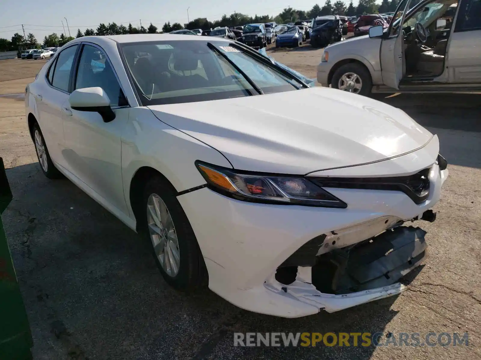 1 Photograph of a damaged car 4T1B11HK0KU228430 TOYOTA CAMRY 2019