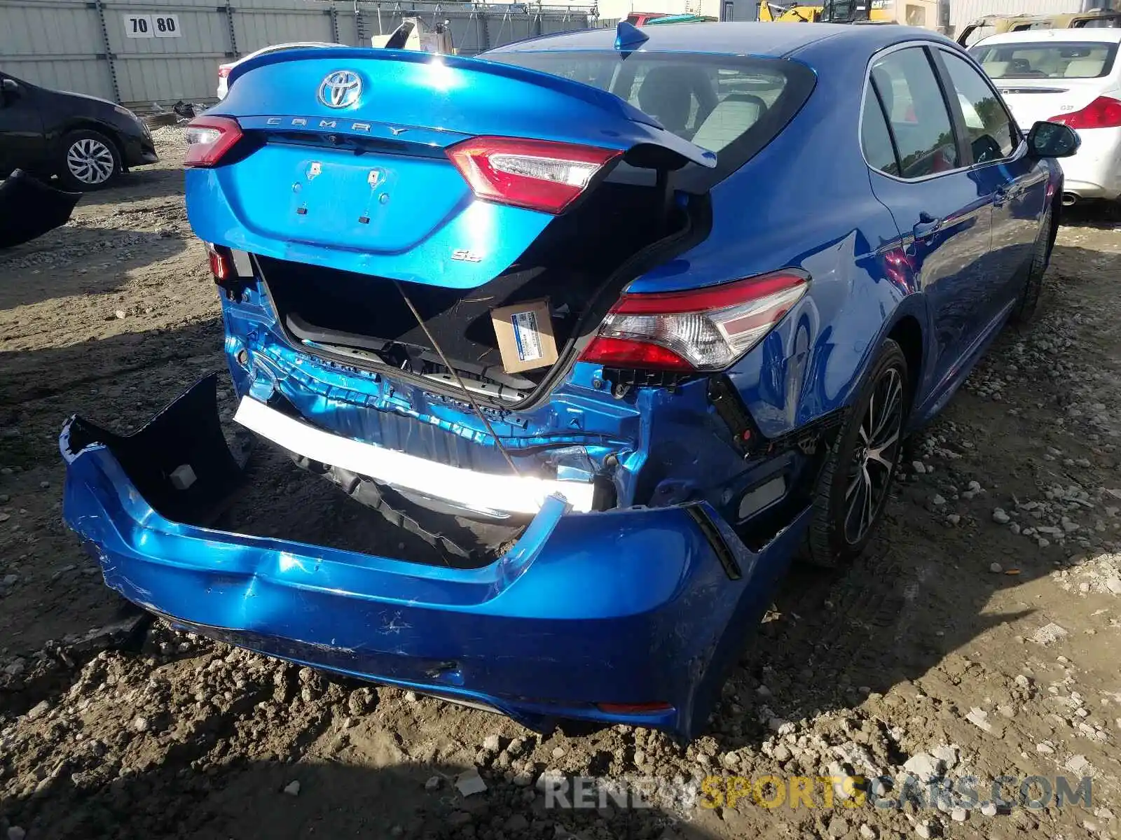 4 Фотография поврежденного автомобиля 4T1B11HK0KU230632 TOYOTA CAMRY 2019