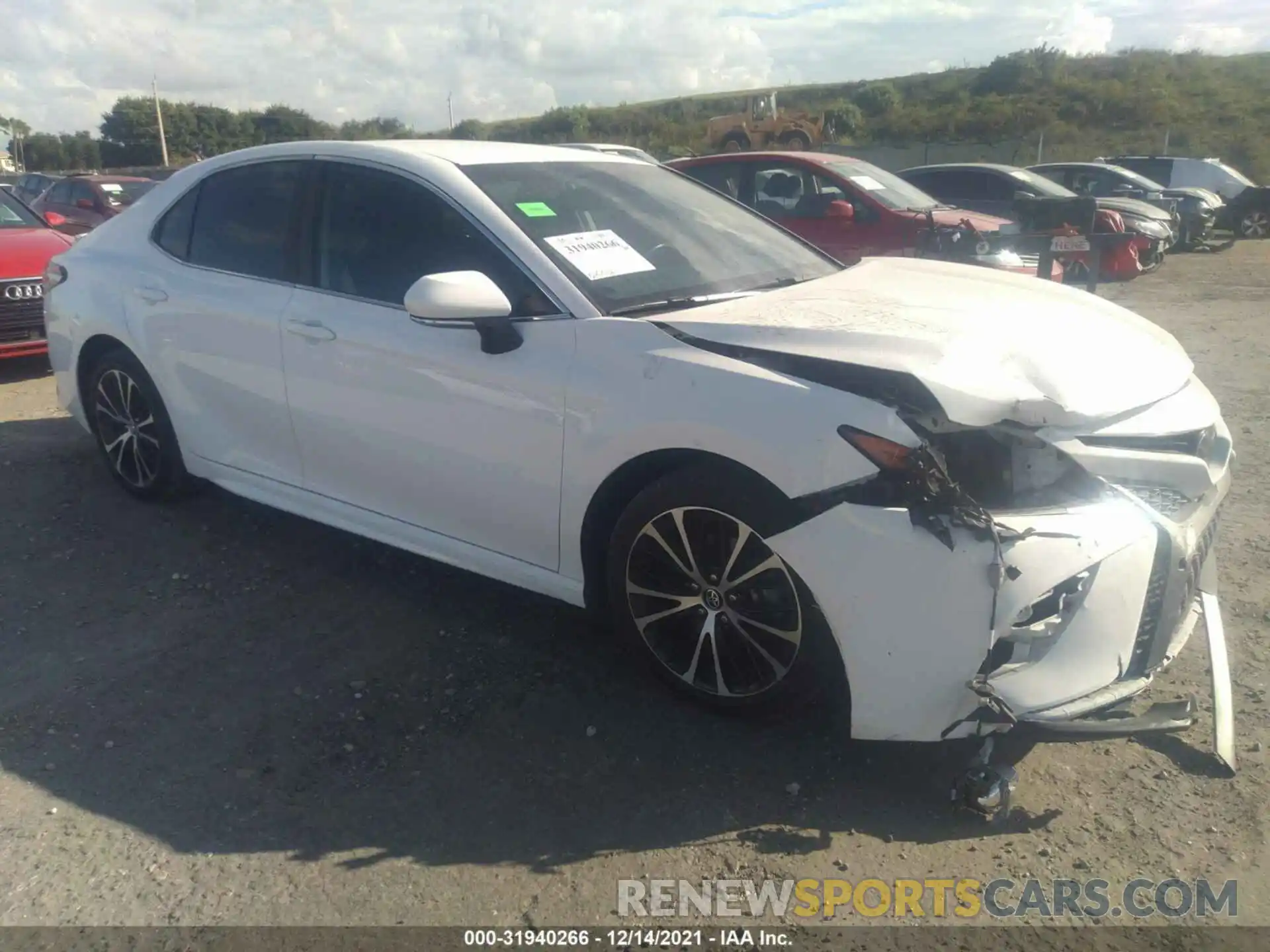 1 Photograph of a damaged car 4T1B11HK0KU231344 TOYOTA CAMRY 2019