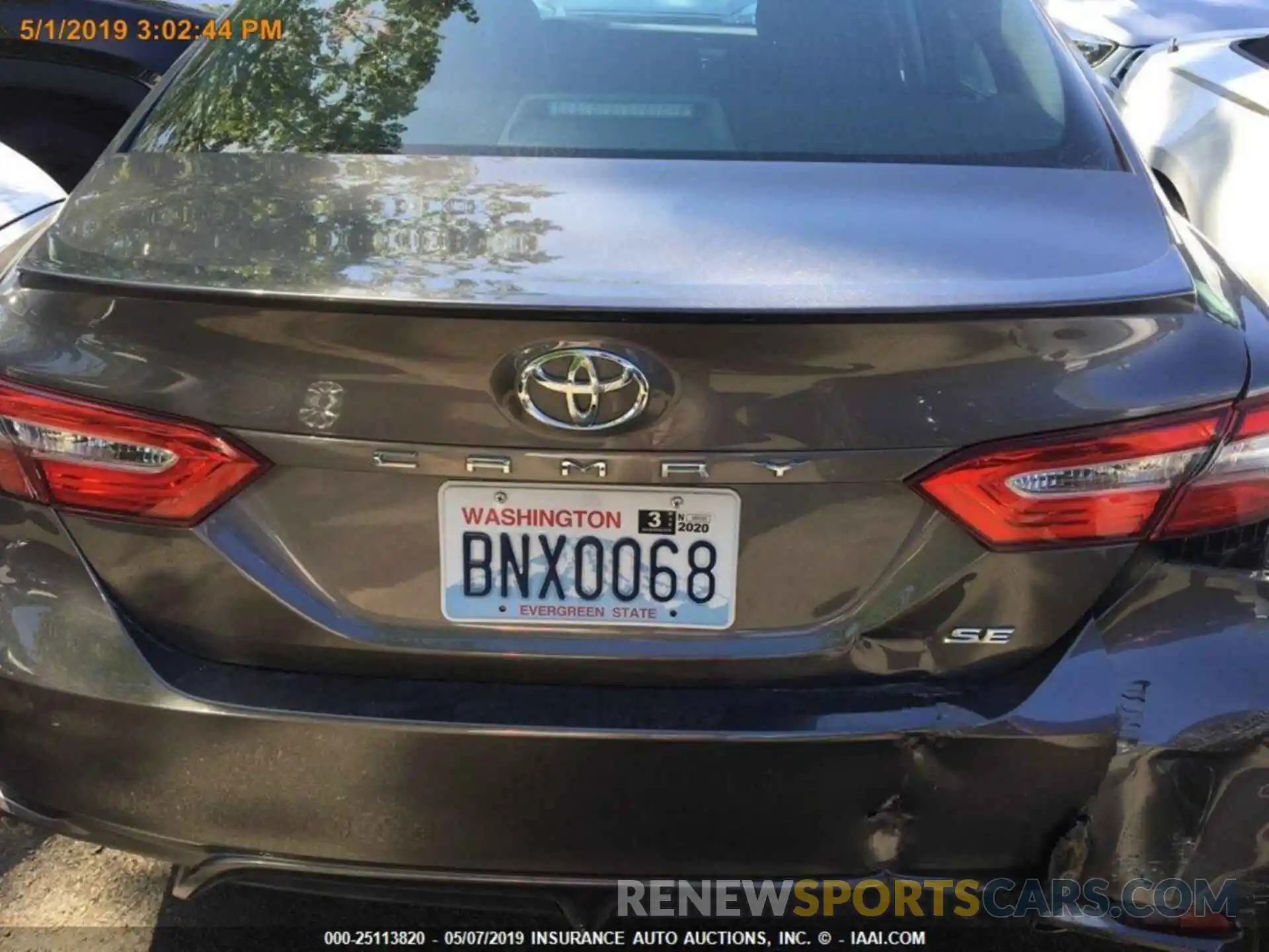 16 Photograph of a damaged car 4T1B11HK0KU231554 TOYOTA CAMRY 2019