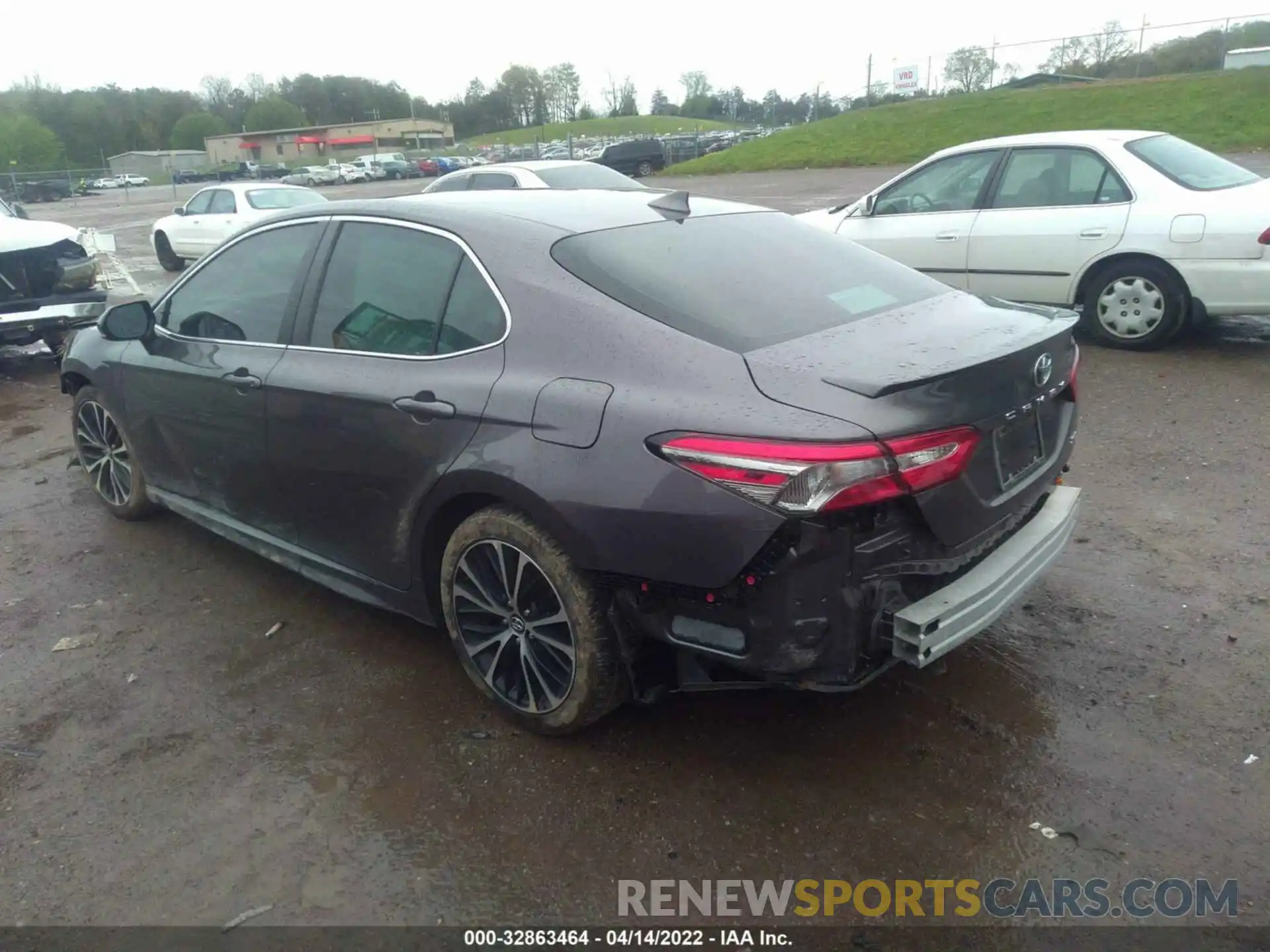 3 Photograph of a damaged car 4T1B11HK0KU231893 TOYOTA CAMRY 2019