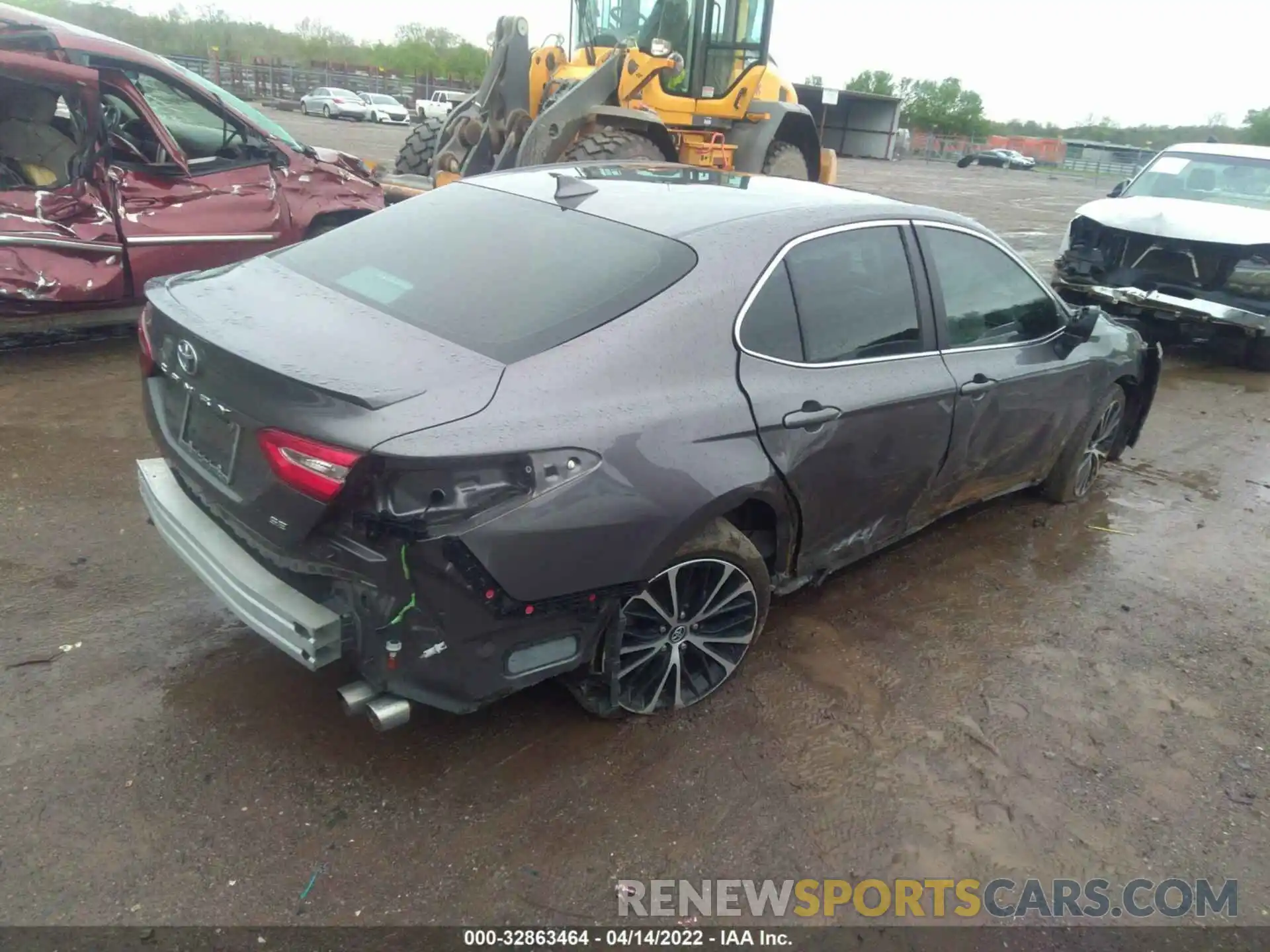 4 Photograph of a damaged car 4T1B11HK0KU231893 TOYOTA CAMRY 2019