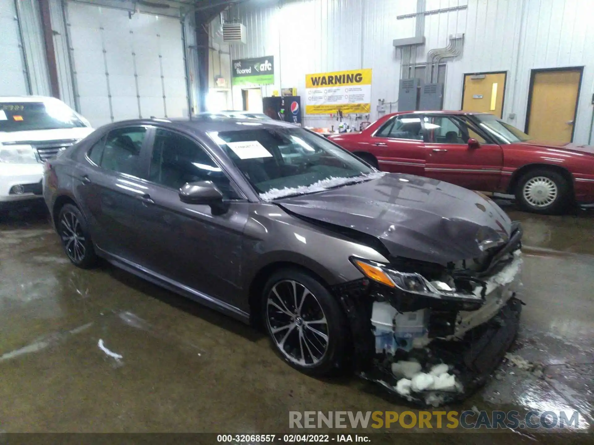 1 Photograph of a damaged car 4T1B11HK0KU231957 TOYOTA CAMRY 2019