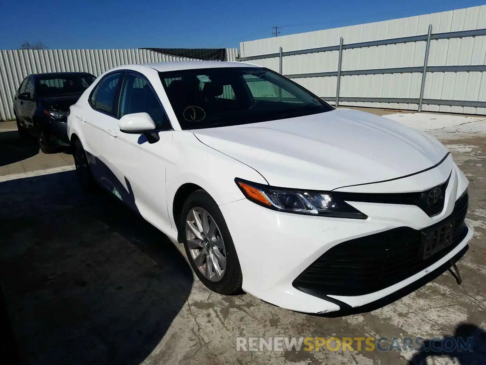 1 Photograph of a damaged car 4T1B11HK0KU232140 TOYOTA CAMRY 2019