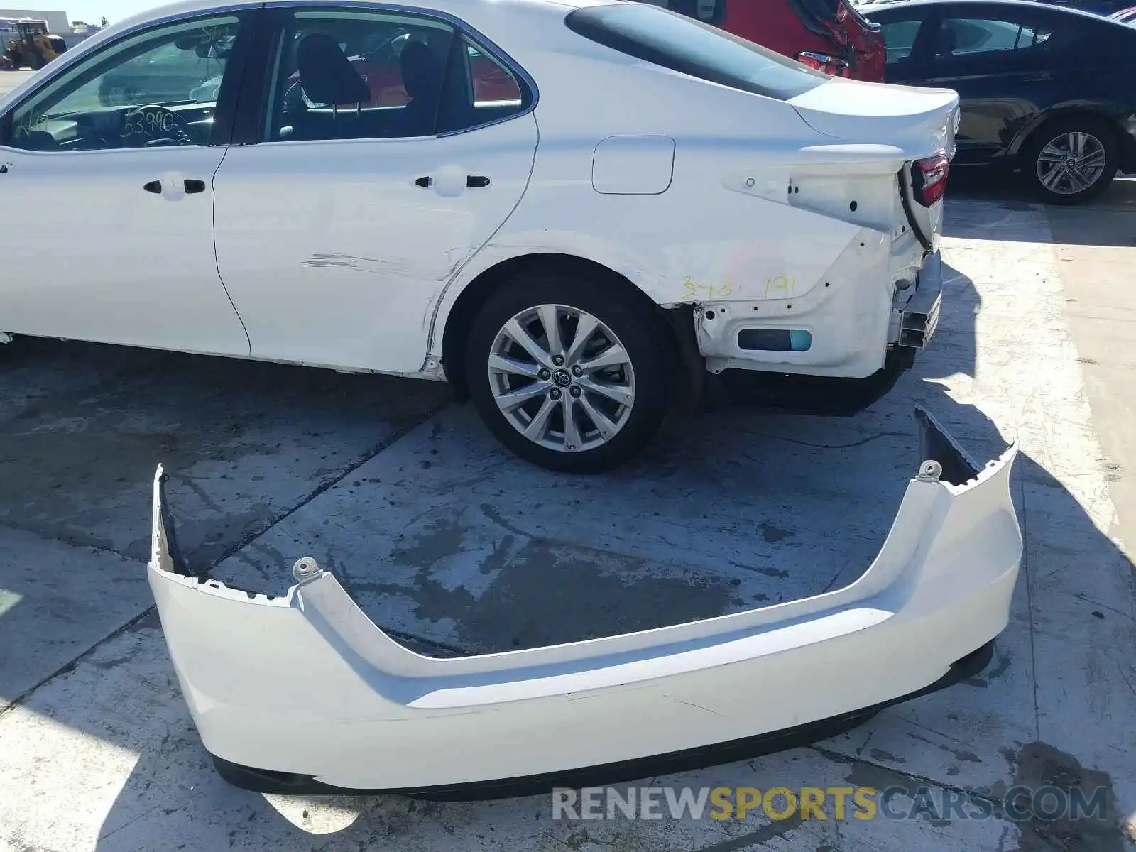 9 Photograph of a damaged car 4T1B11HK0KU232140 TOYOTA CAMRY 2019