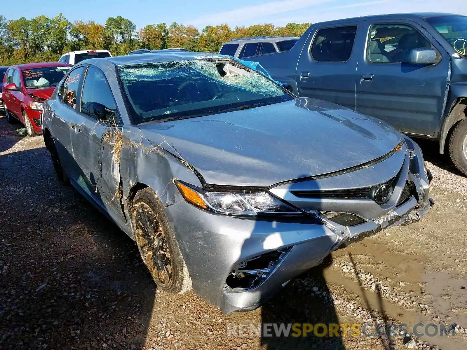 1 Photograph of a damaged car 4T1B11HK0KU232798 TOYOTA CAMRY 2019