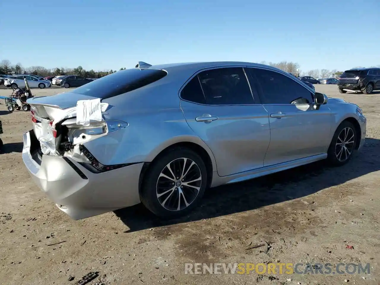 3 Photograph of a damaged car 4T1B11HK0KU232932 TOYOTA CAMRY 2019