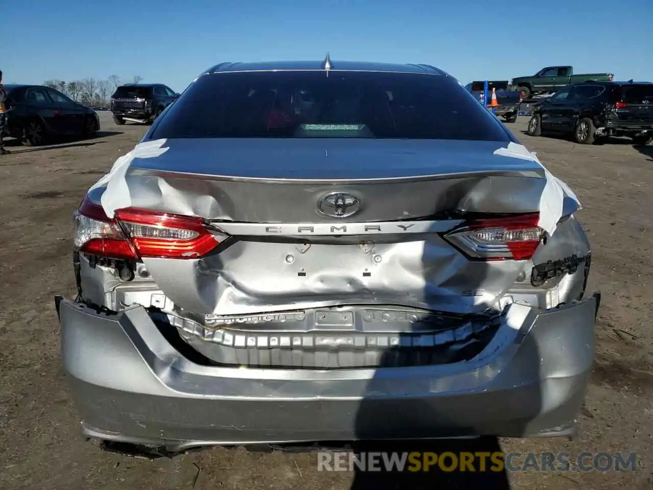 6 Photograph of a damaged car 4T1B11HK0KU232932 TOYOTA CAMRY 2019