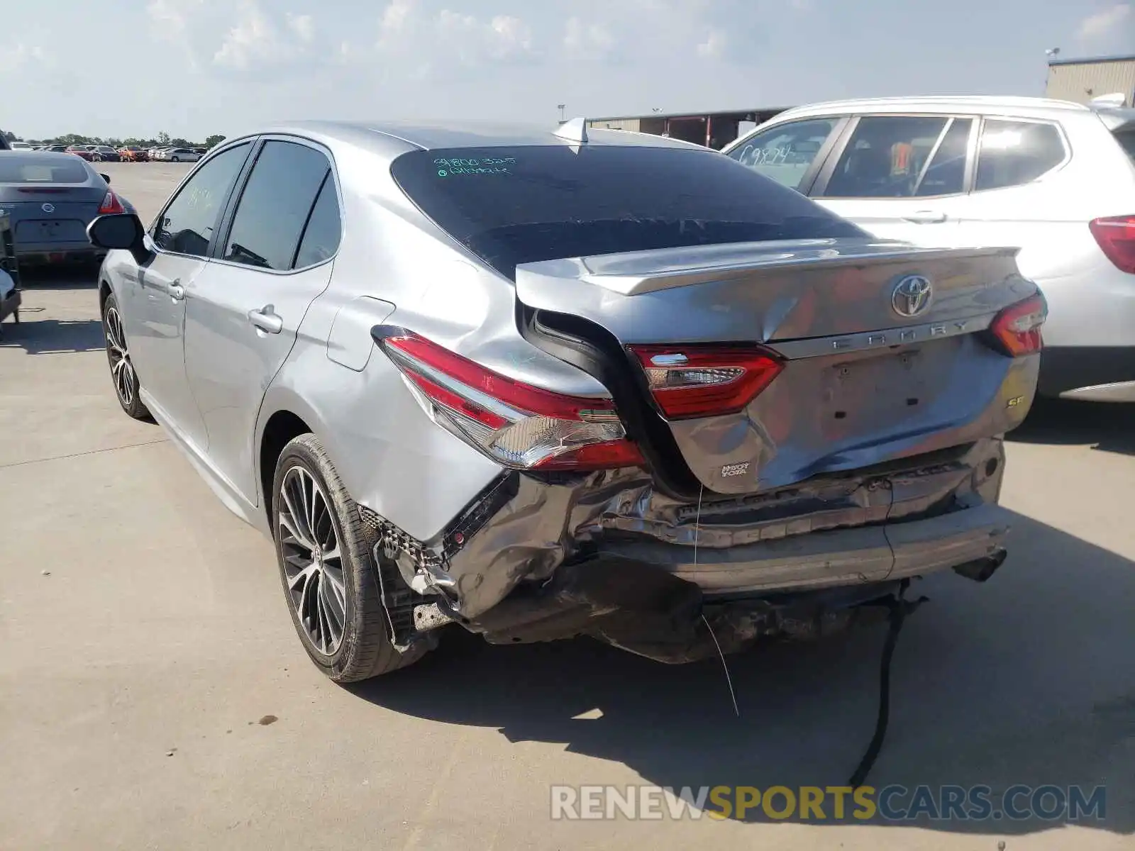 3 Photograph of a damaged car 4T1B11HK0KU234521 TOYOTA CAMRY 2019