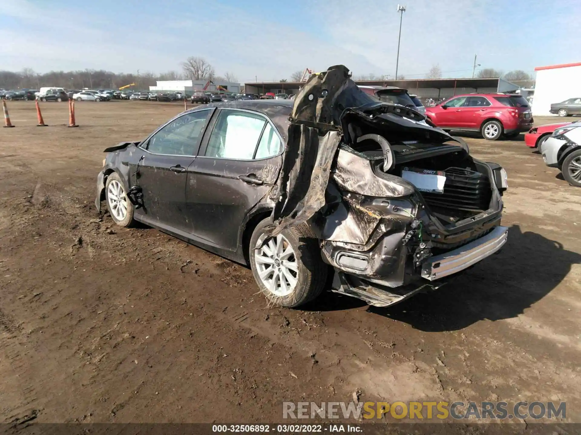 3 Фотография поврежденного автомобиля 4T1B11HK0KU235037 TOYOTA CAMRY 2019