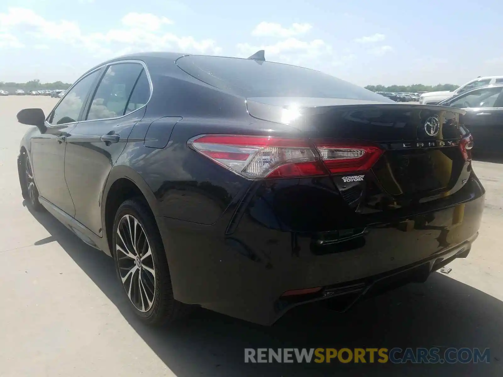 3 Photograph of a damaged car 4T1B11HK0KU235586 TOYOTA CAMRY 2019