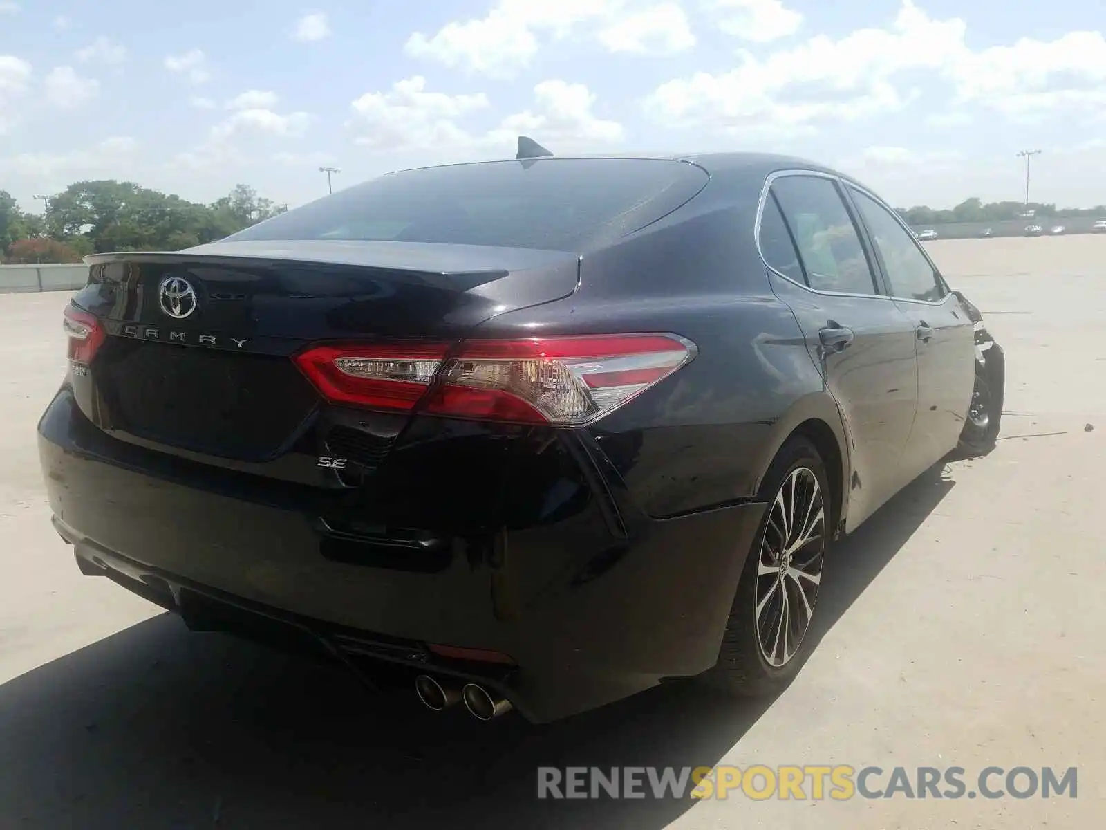 4 Photograph of a damaged car 4T1B11HK0KU235586 TOYOTA CAMRY 2019