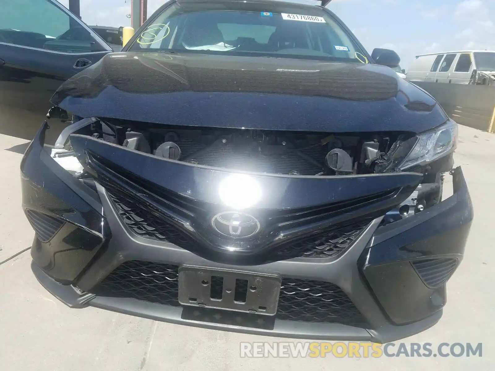 9 Photograph of a damaged car 4T1B11HK0KU235586 TOYOTA CAMRY 2019