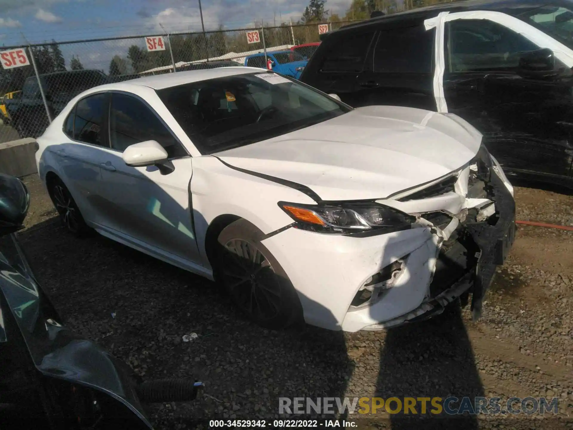 1 Photograph of a damaged car 4T1B11HK0KU235958 TOYOTA CAMRY 2019