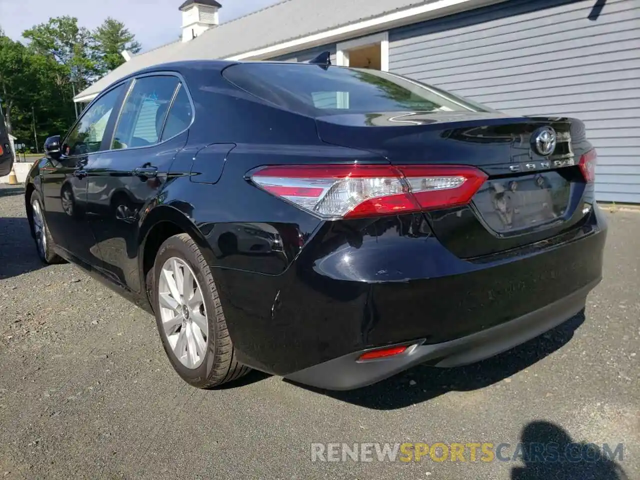 3 Photograph of a damaged car 4T1B11HK0KU235989 TOYOTA CAMRY 2019