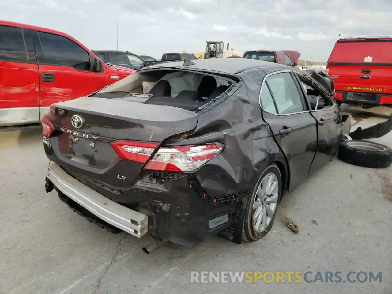 4 Photograph of a damaged car 4T1B11HK0KU236186 TOYOTA CAMRY 2019