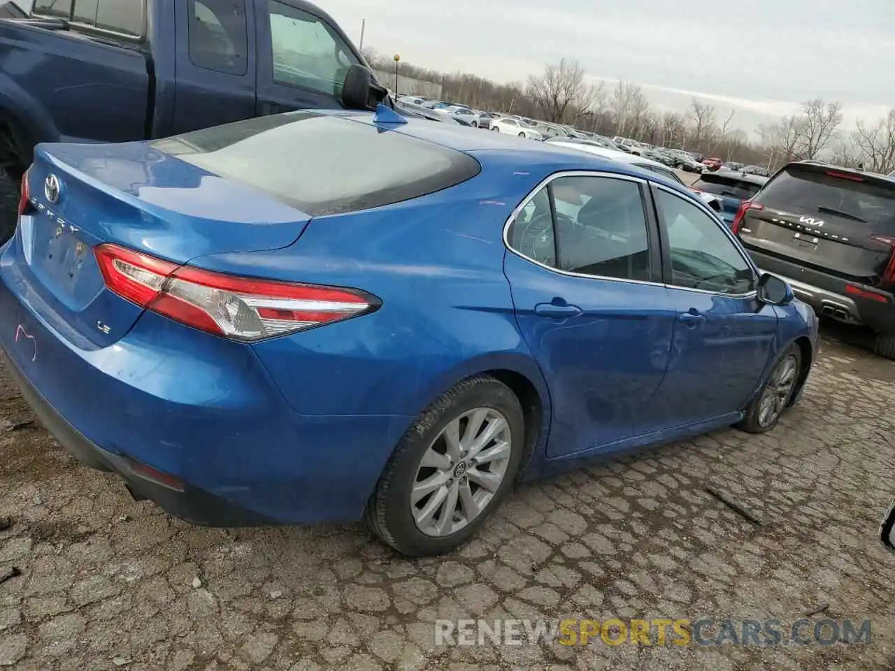 3 Photograph of a damaged car 4T1B11HK0KU237399 TOYOTA CAMRY 2019