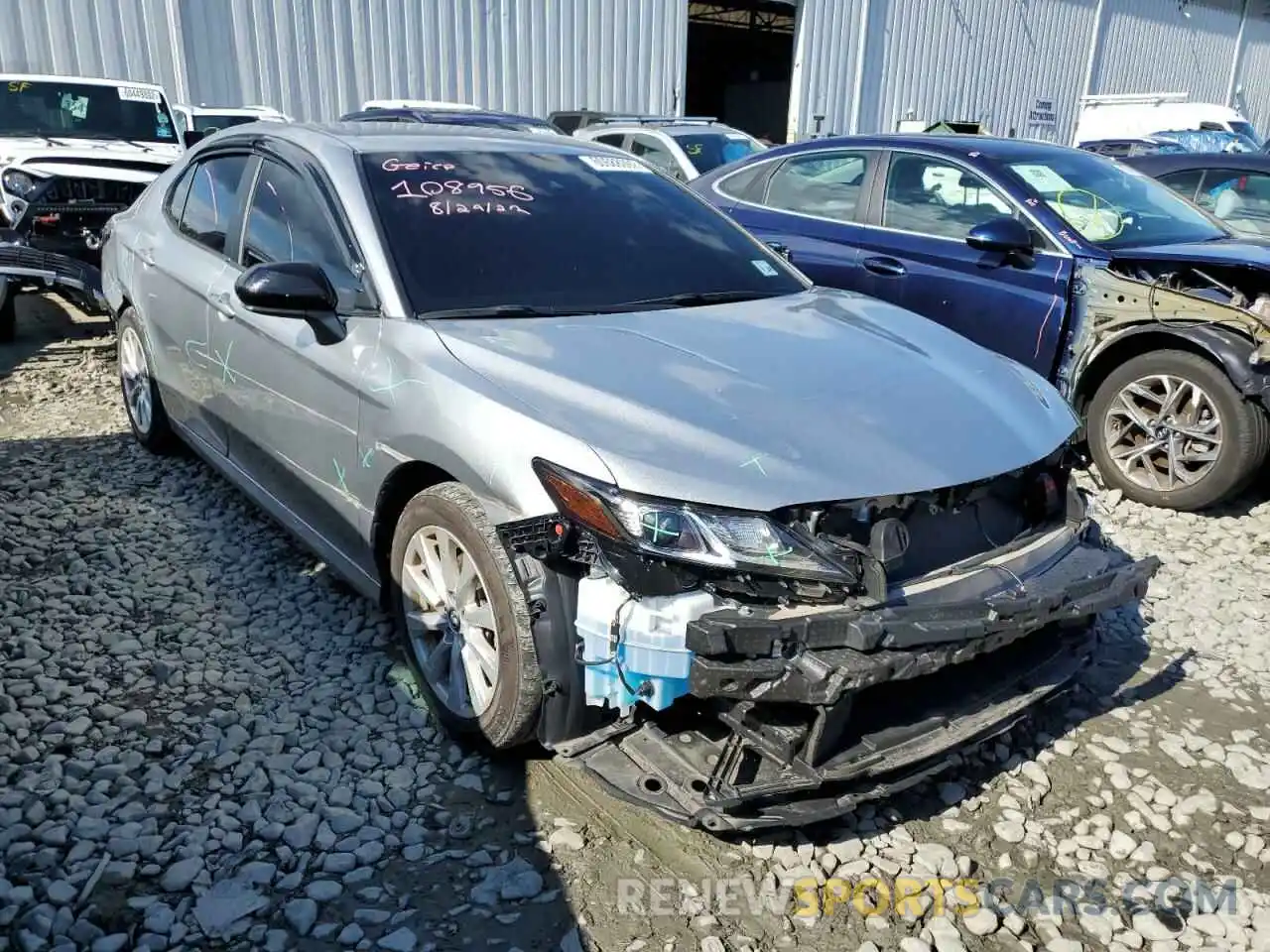 1 Photograph of a damaged car 4T1B11HK0KU237483 TOYOTA CAMRY 2019