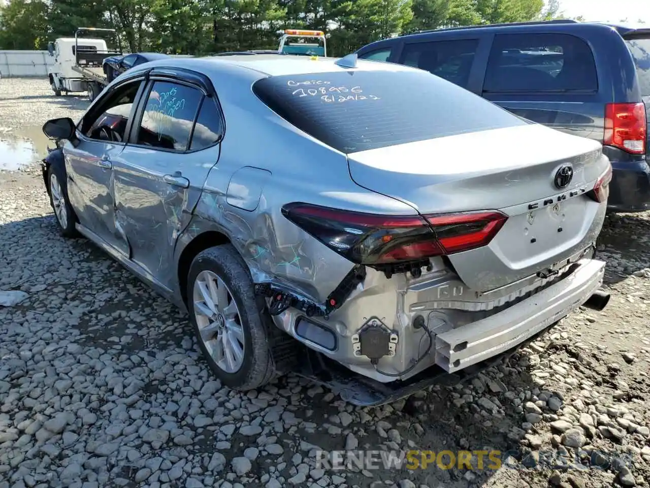 3 Photograph of a damaged car 4T1B11HK0KU237483 TOYOTA CAMRY 2019