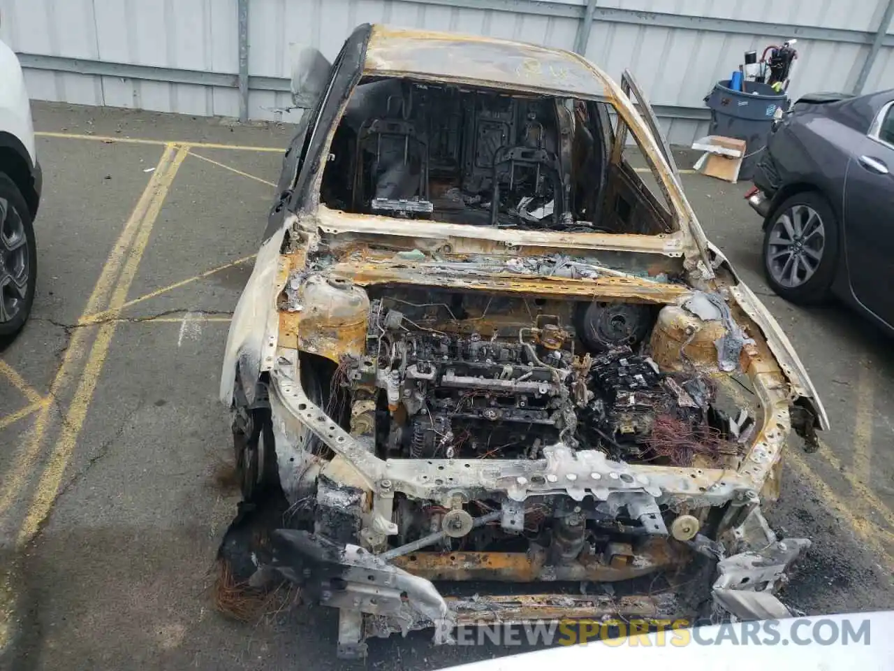 9 Photograph of a damaged car 4T1B11HK0KU237757 TOYOTA CAMRY 2019